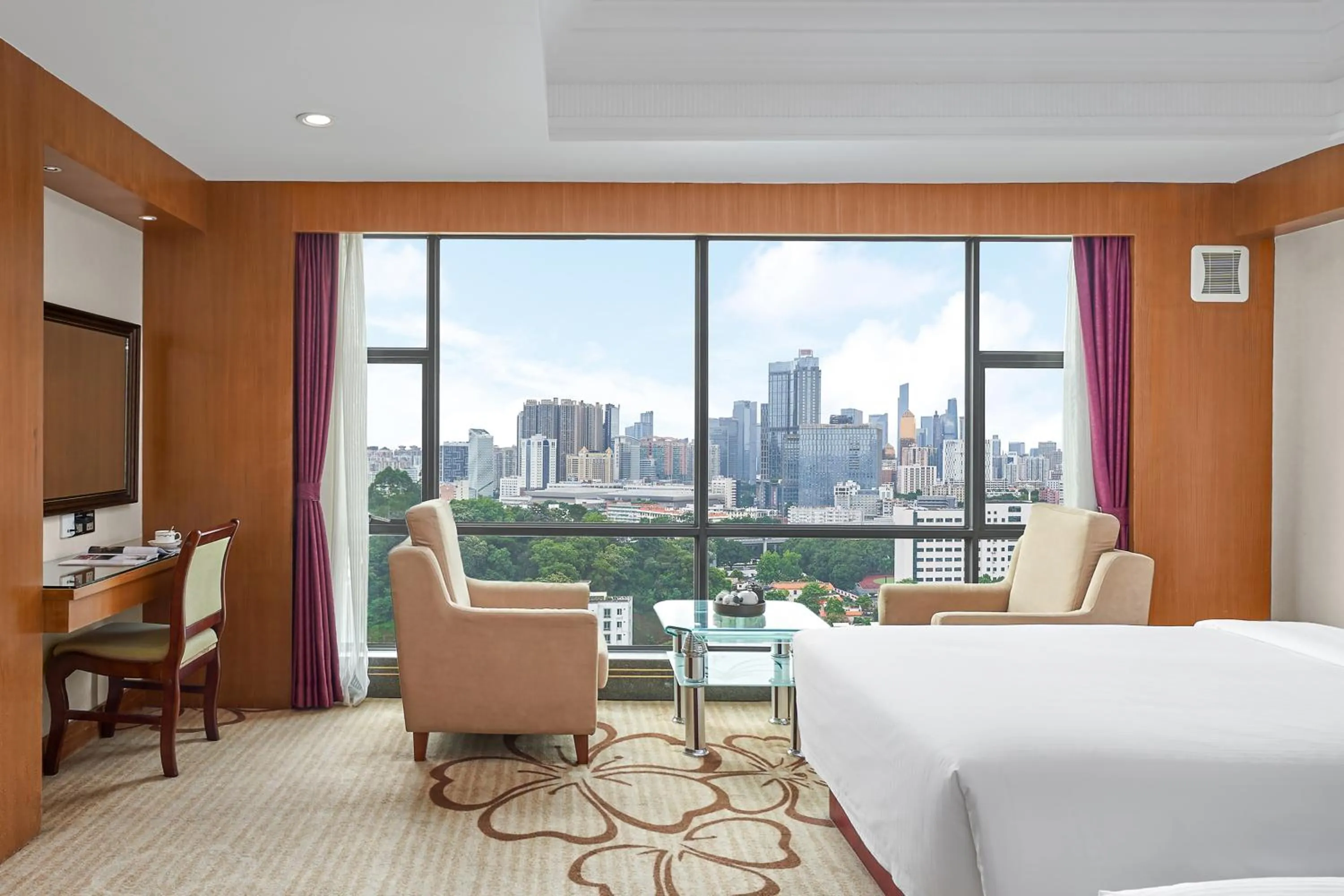 Bed in Nanyang King's Gate Hotel--Free Shuttle Service to Canton Fair