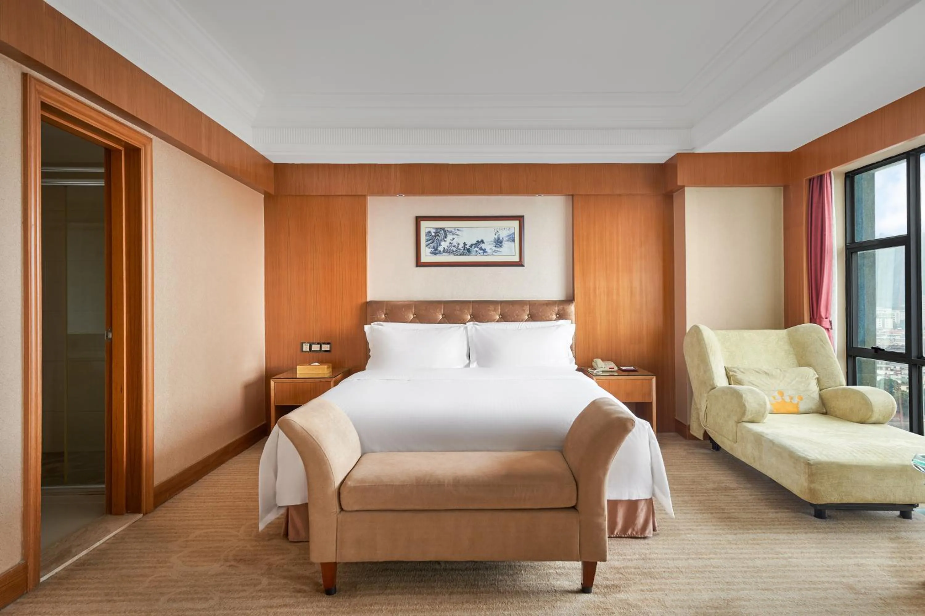 Bed in Nanyang King's Gate Hotel--Free Shuttle Service to Canton Fair