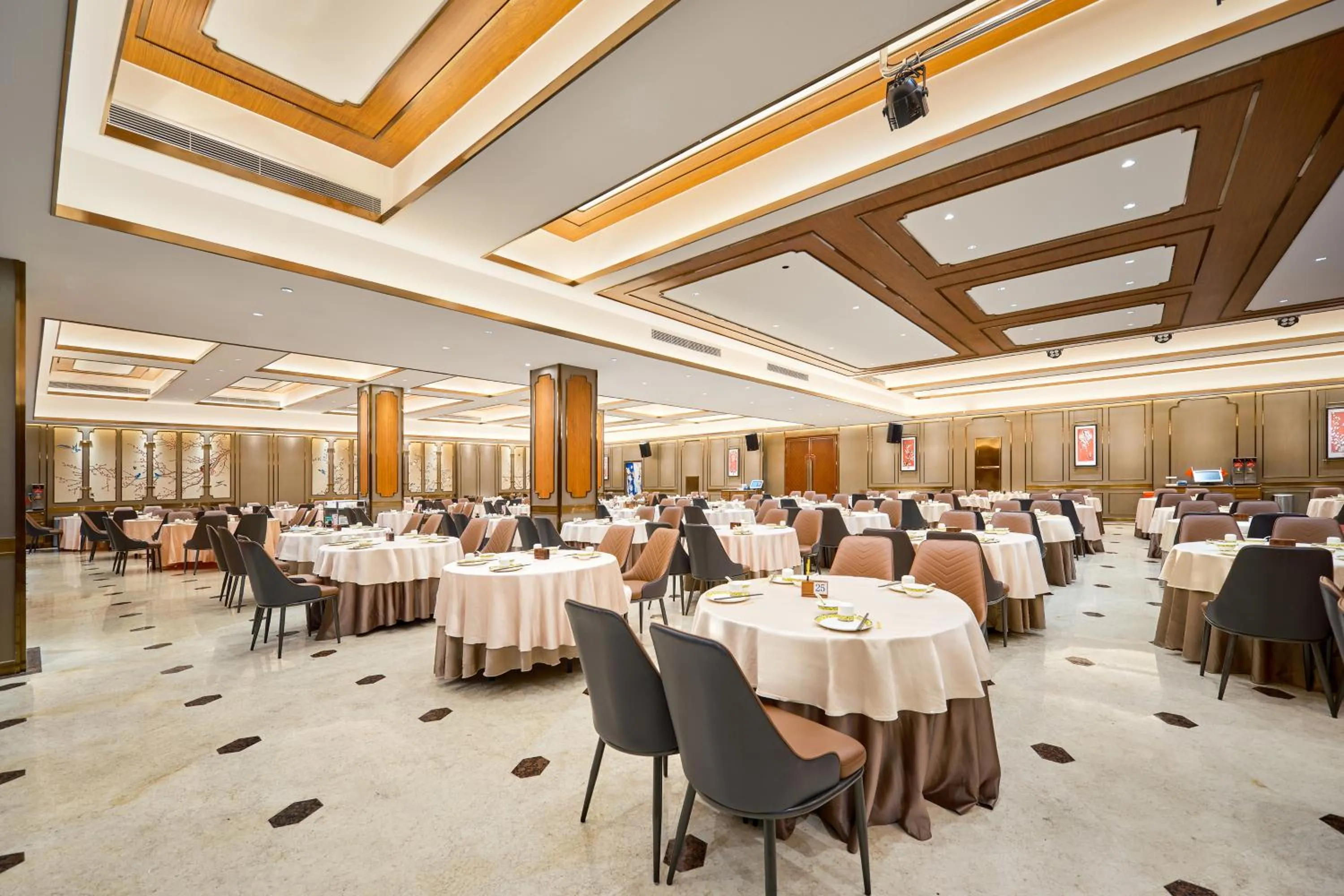 Restaurant/places to eat in Nanyang King's Gate Hotel