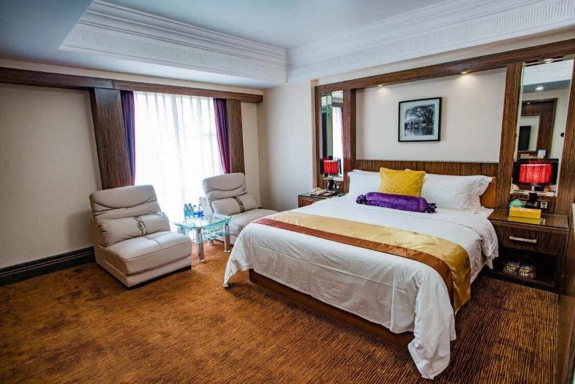 Executive King Room in Nanyang King's Gate Hotel--Free Shuttle Service to Canton Fair