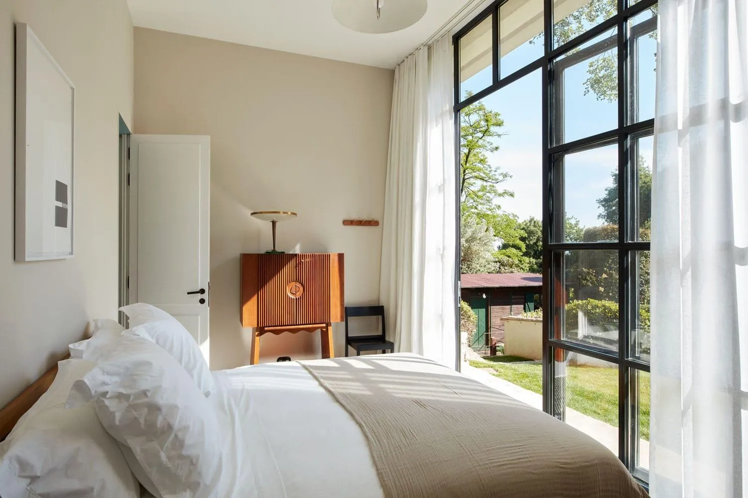 Nearby landmark, Bed in FONDATION CAB St-Paul-de-Vence