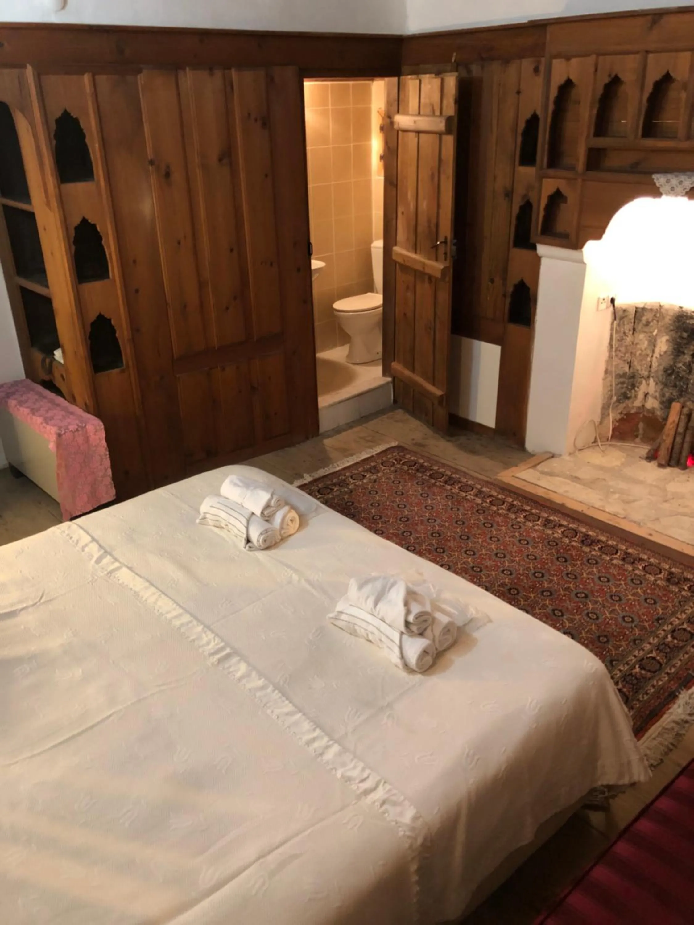 Bed in Paphlagonia Yoruk Muratoglu Konak