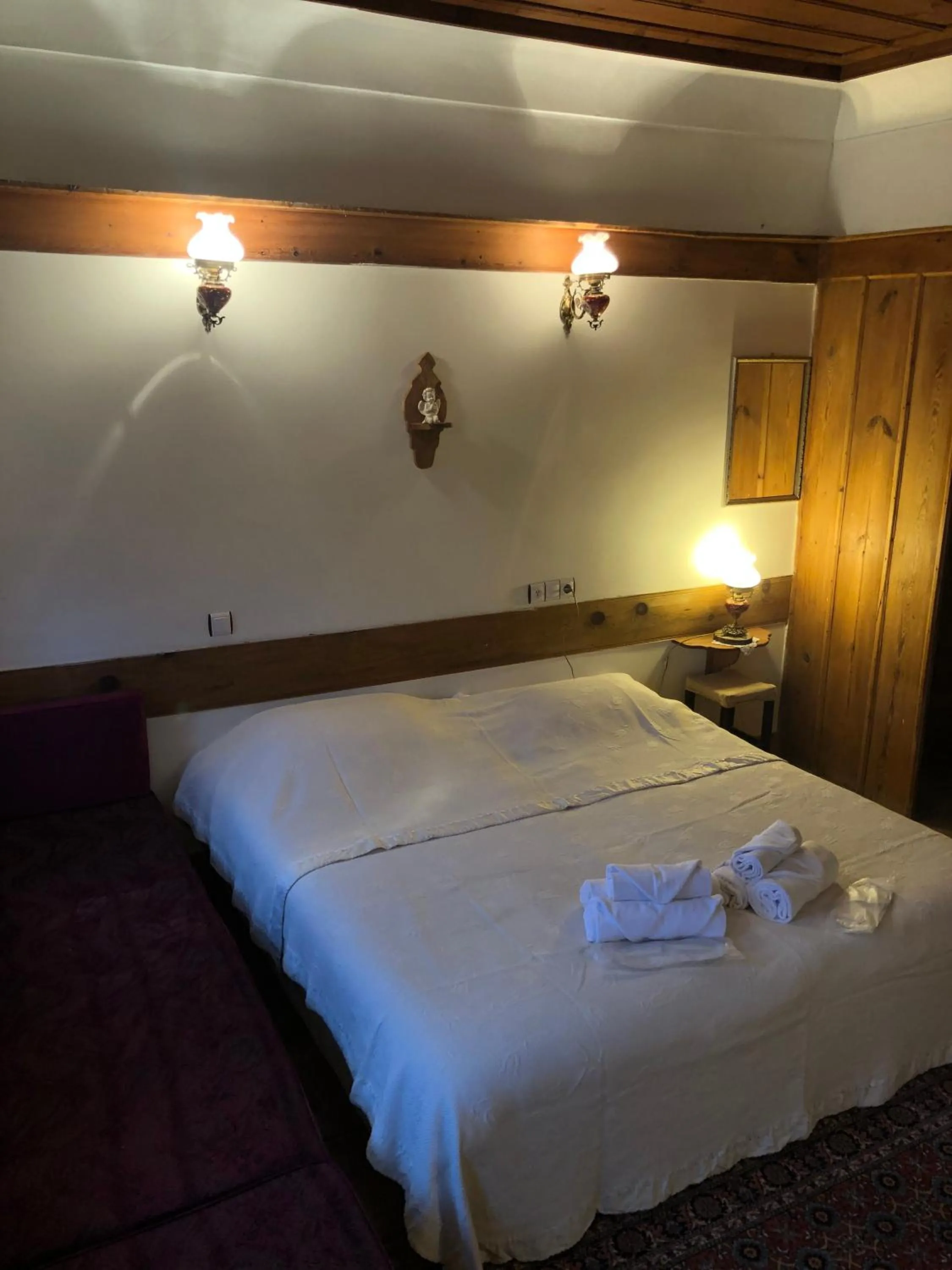 Massage, Bed in Paphlagonia Yoruk Muratoglu Konak