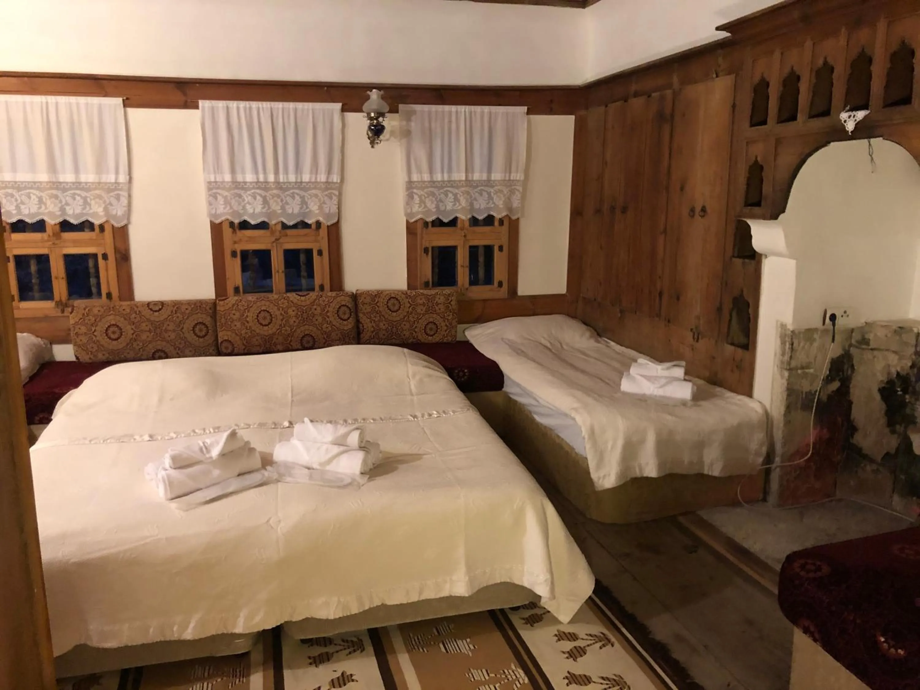 Massage, Bed in Paphlagonia Yoruk Muratoglu Konak