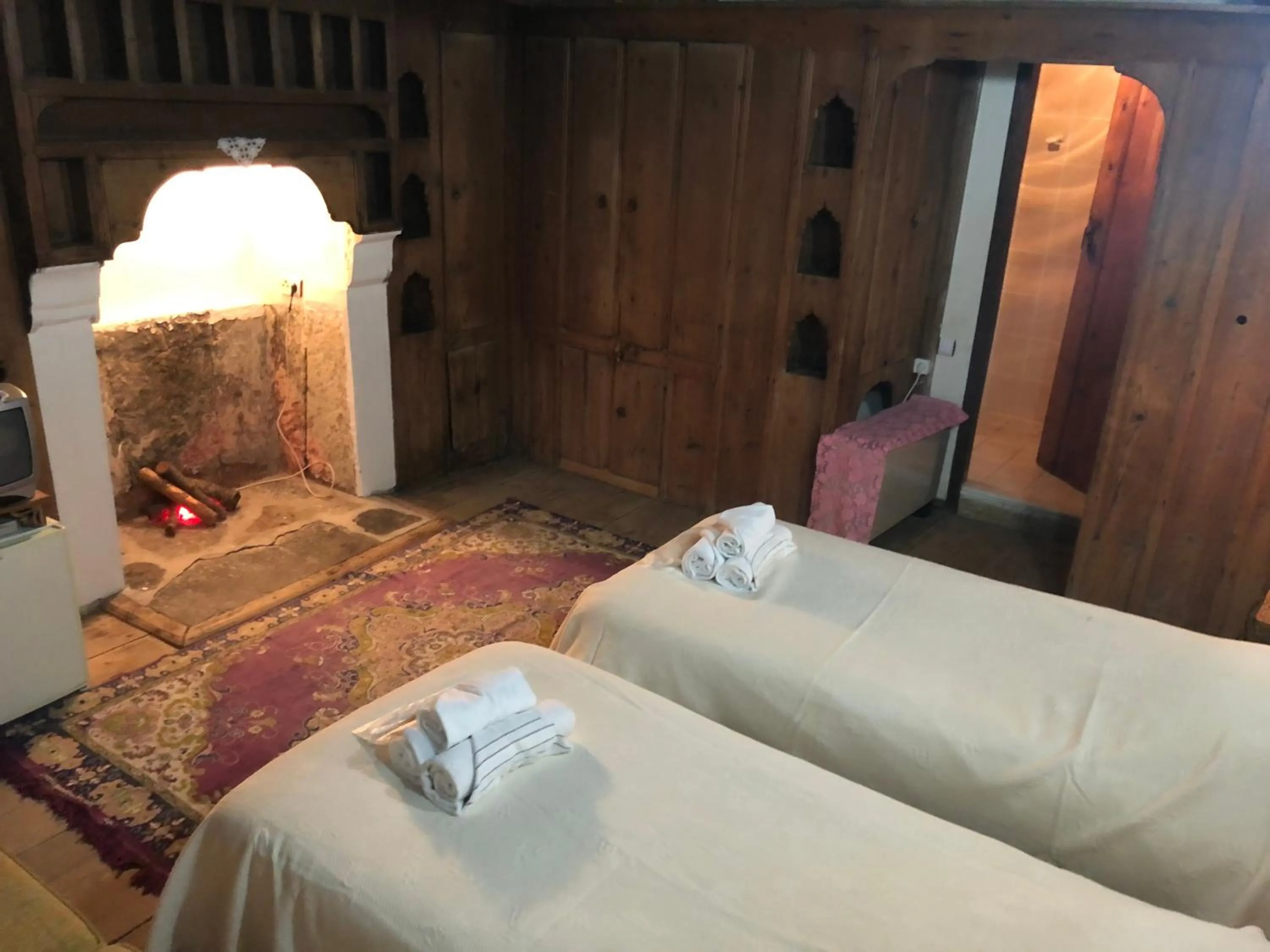 Bed in Paphlagonia Yoruk Muratoglu Konak