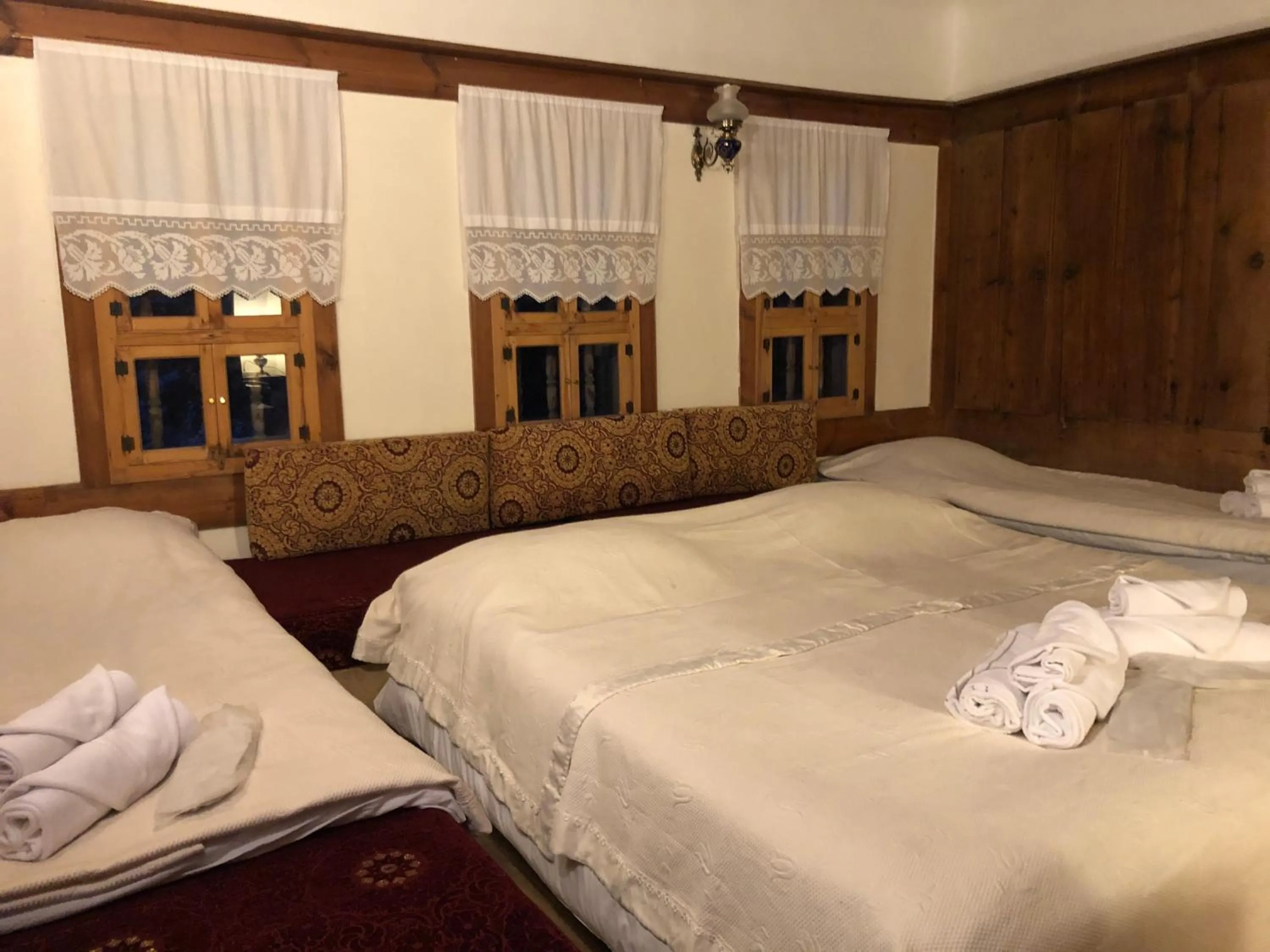 Massage, Bed in Paphlagonia Yoruk Muratoglu Konak