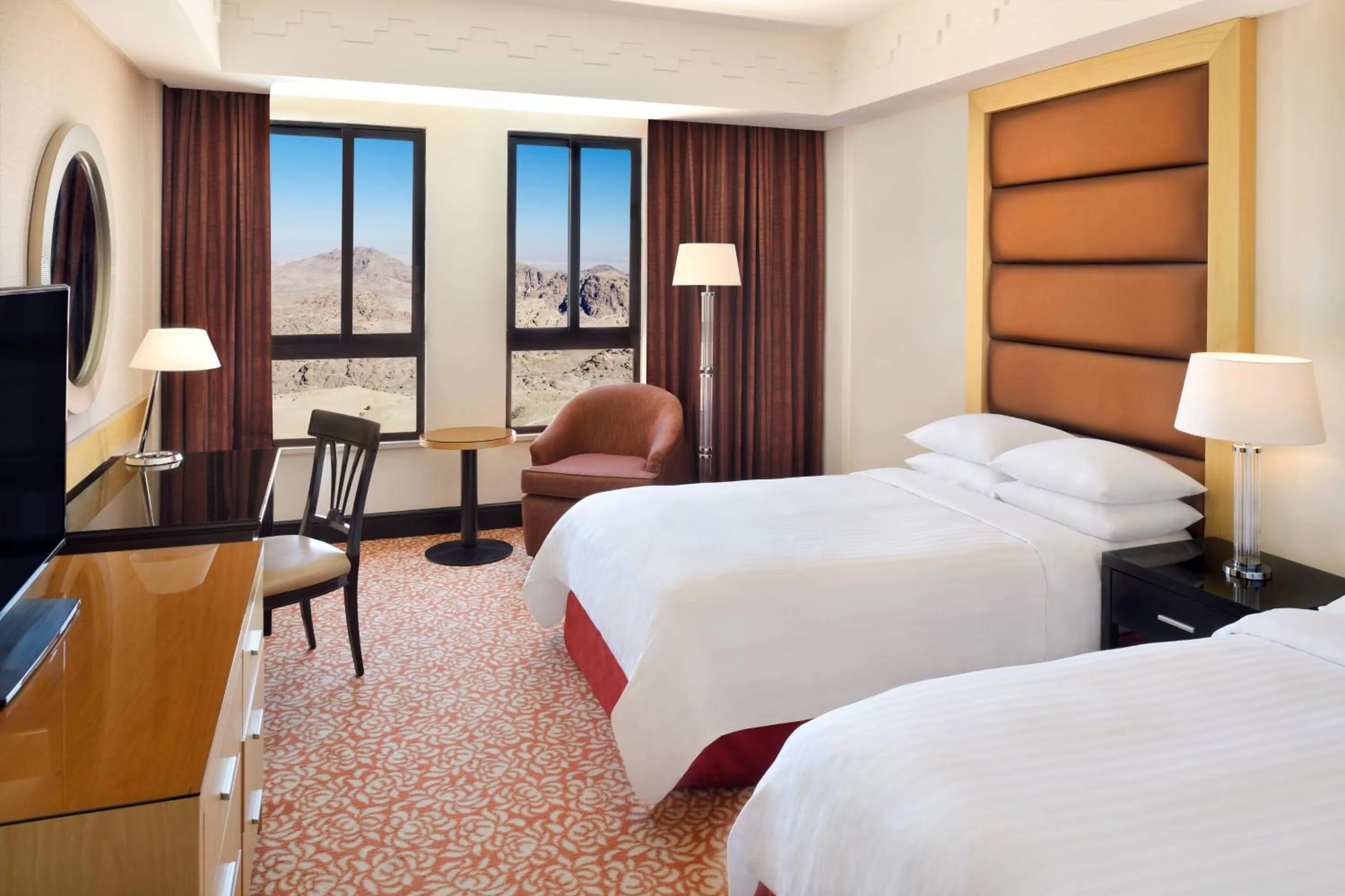 Photo of the whole room, Bed in Petra Marriott Hotel