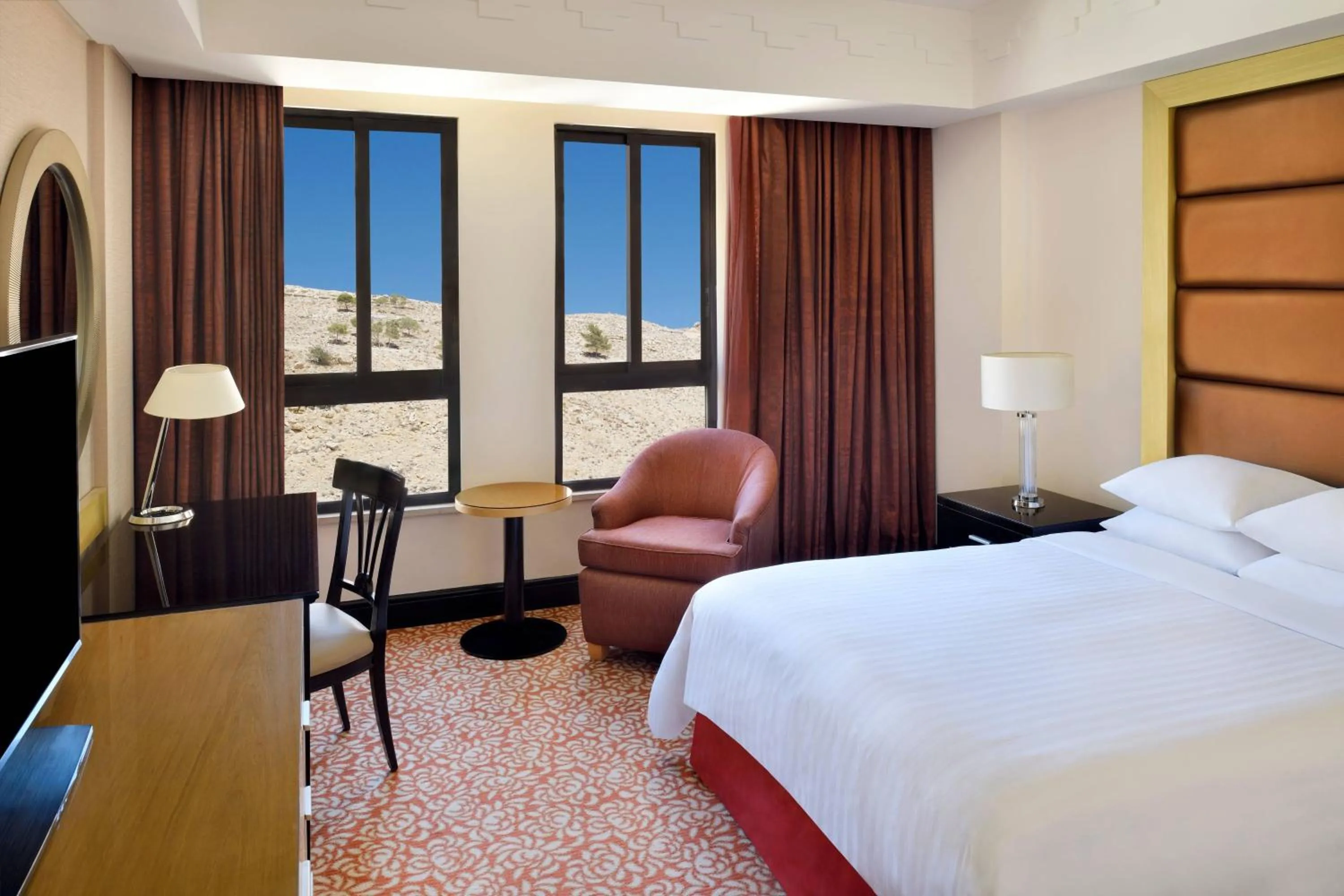 Photo of the whole room, Bed in Petra Marriott Hotel