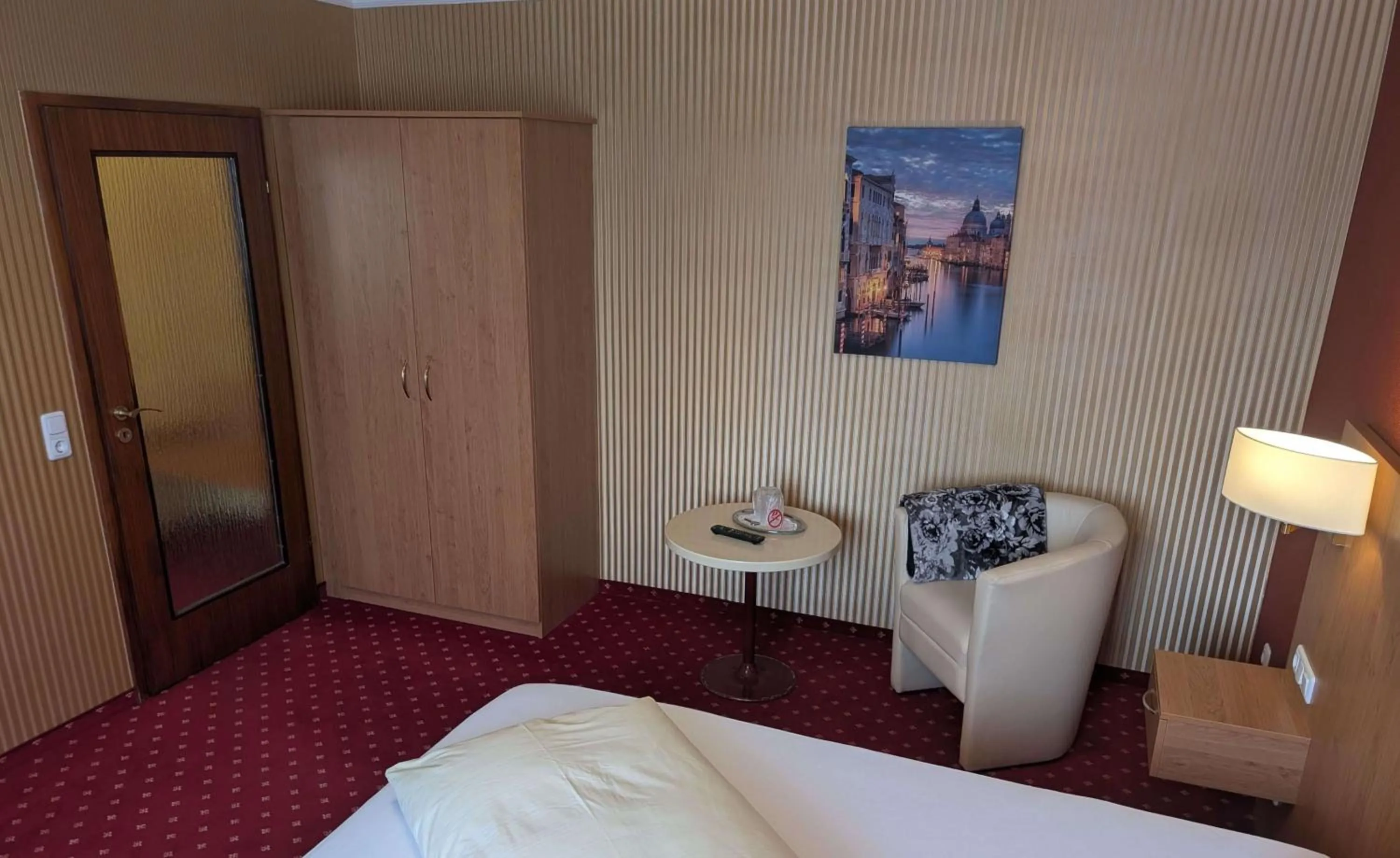 Bed in Stadthotel Augsburg