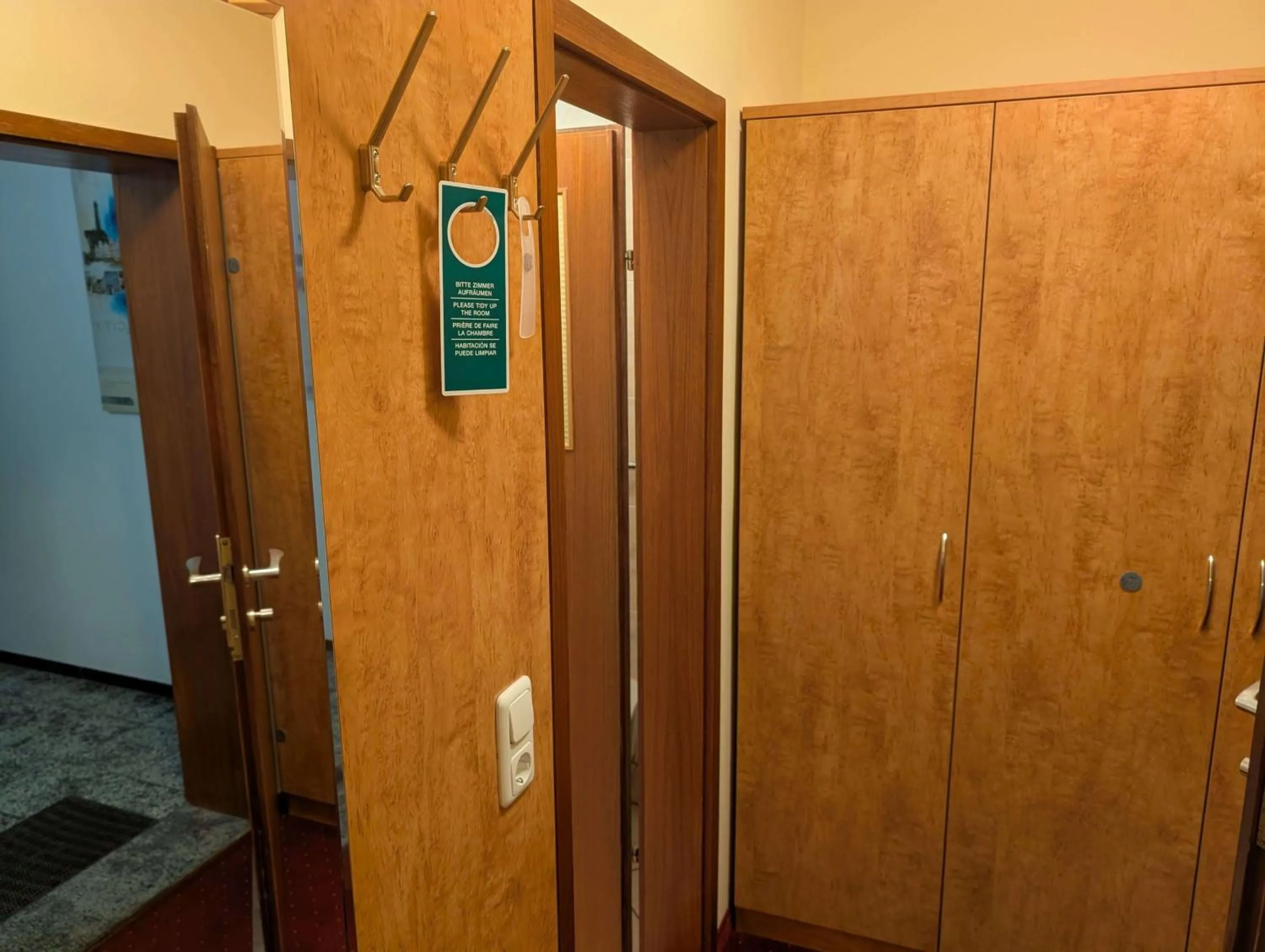 wardrobe in Stadthotel Augsburg