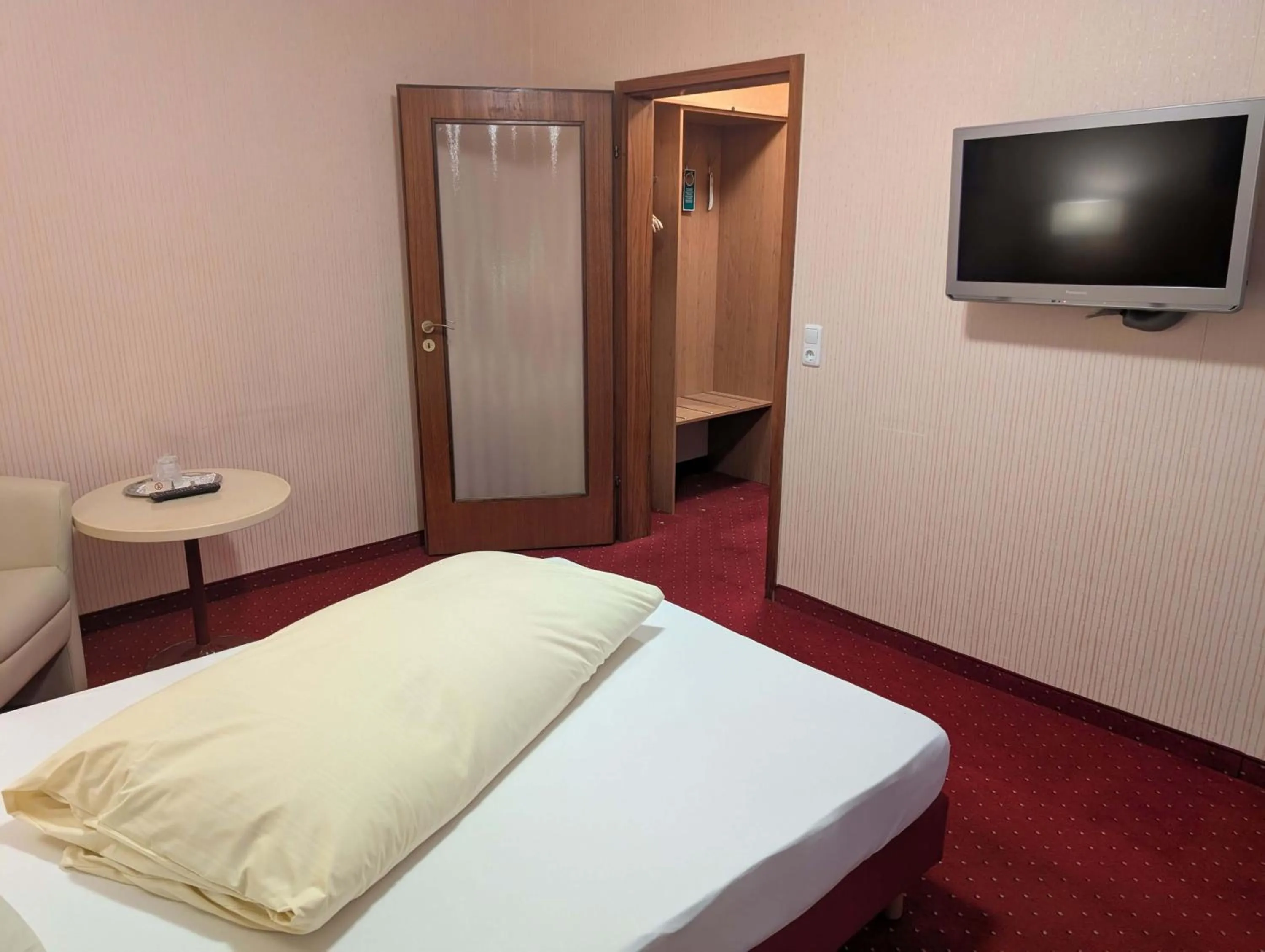 Bed in Stadthotel Augsburg