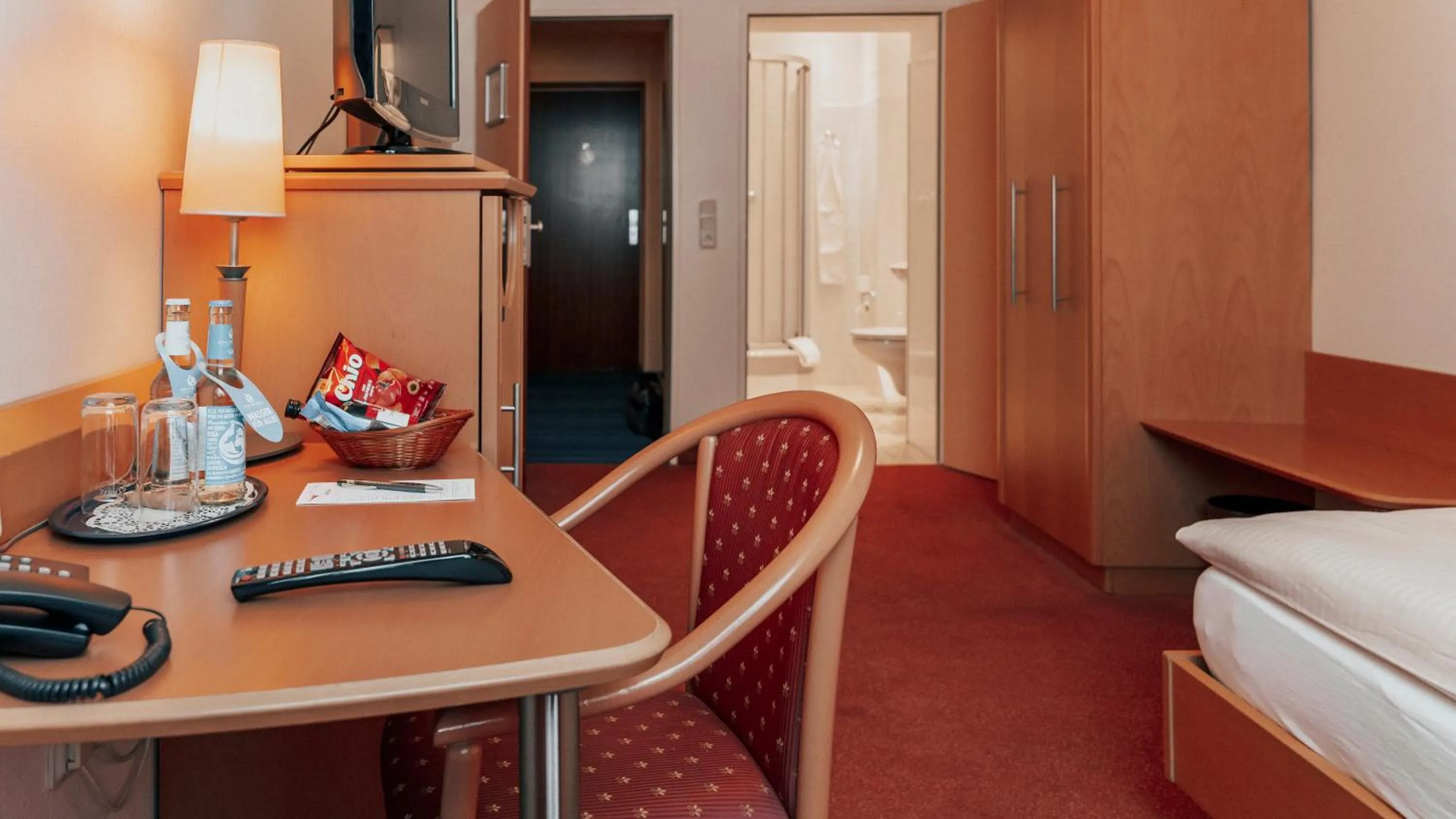 Seating area, Bed in Avantgarde Hotel