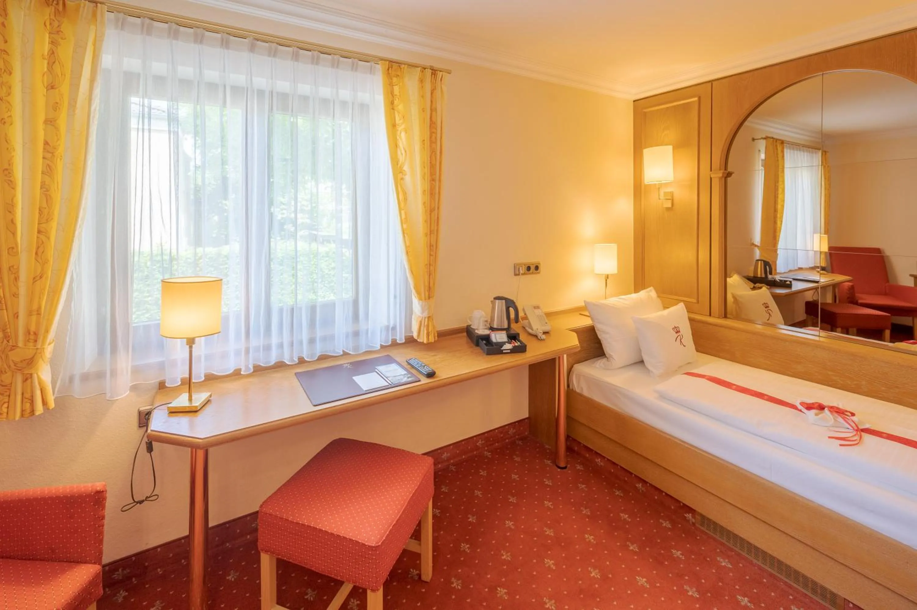 Bed in Hotel am Schlosspark Zum Kurfürst