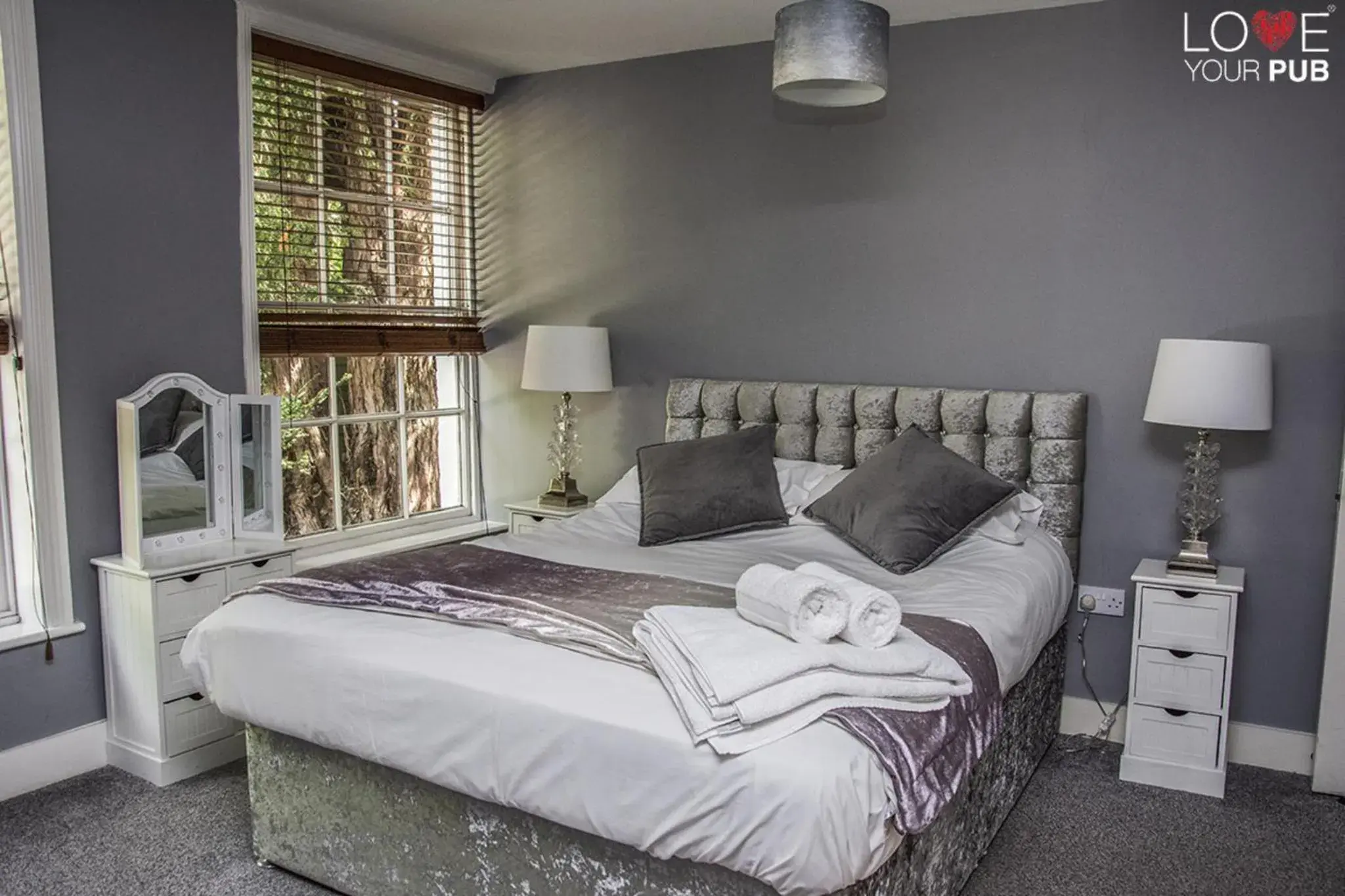 Double Room with Private Bathroom in The Robin Hood Inn Double Room with Private Bathroom in The Robin Hood Inn