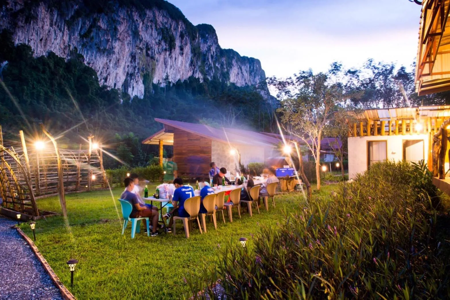 Inner courtyard view in Bansuanphutarn