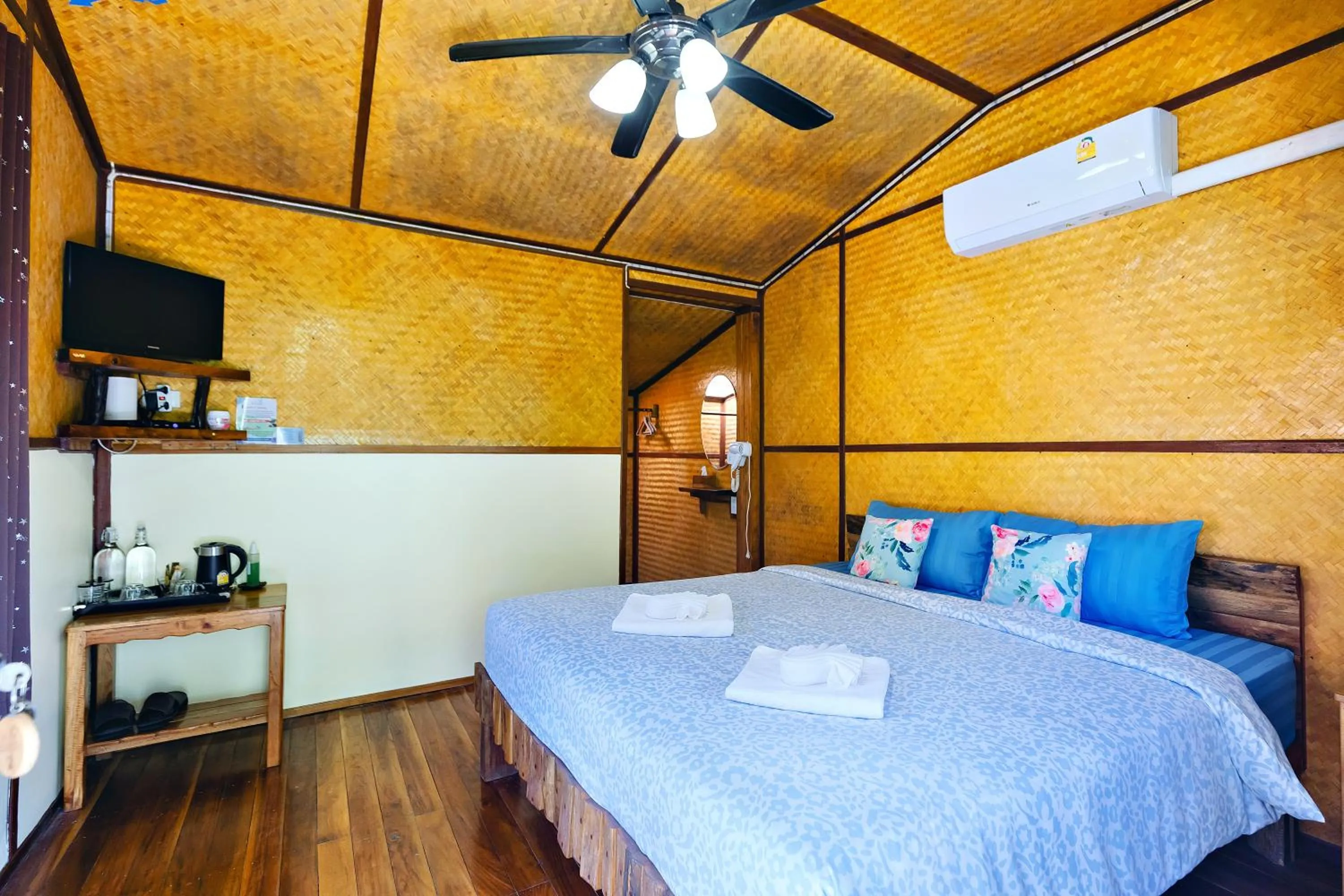 Bed in Bansuanphutarn