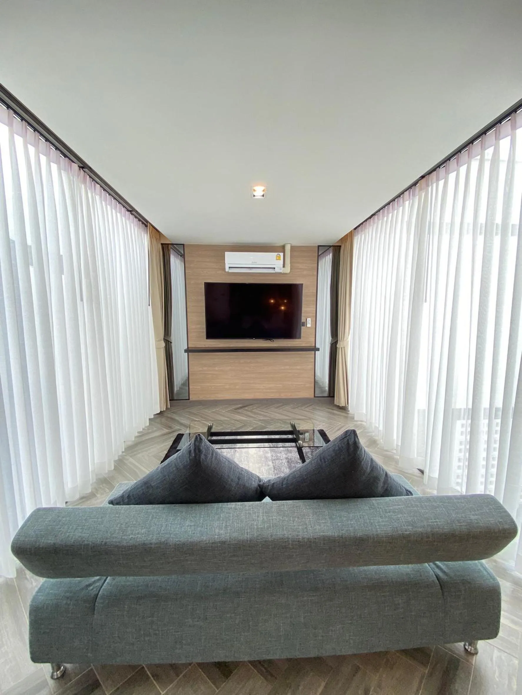 Living room, Bed in The Gold Living Life