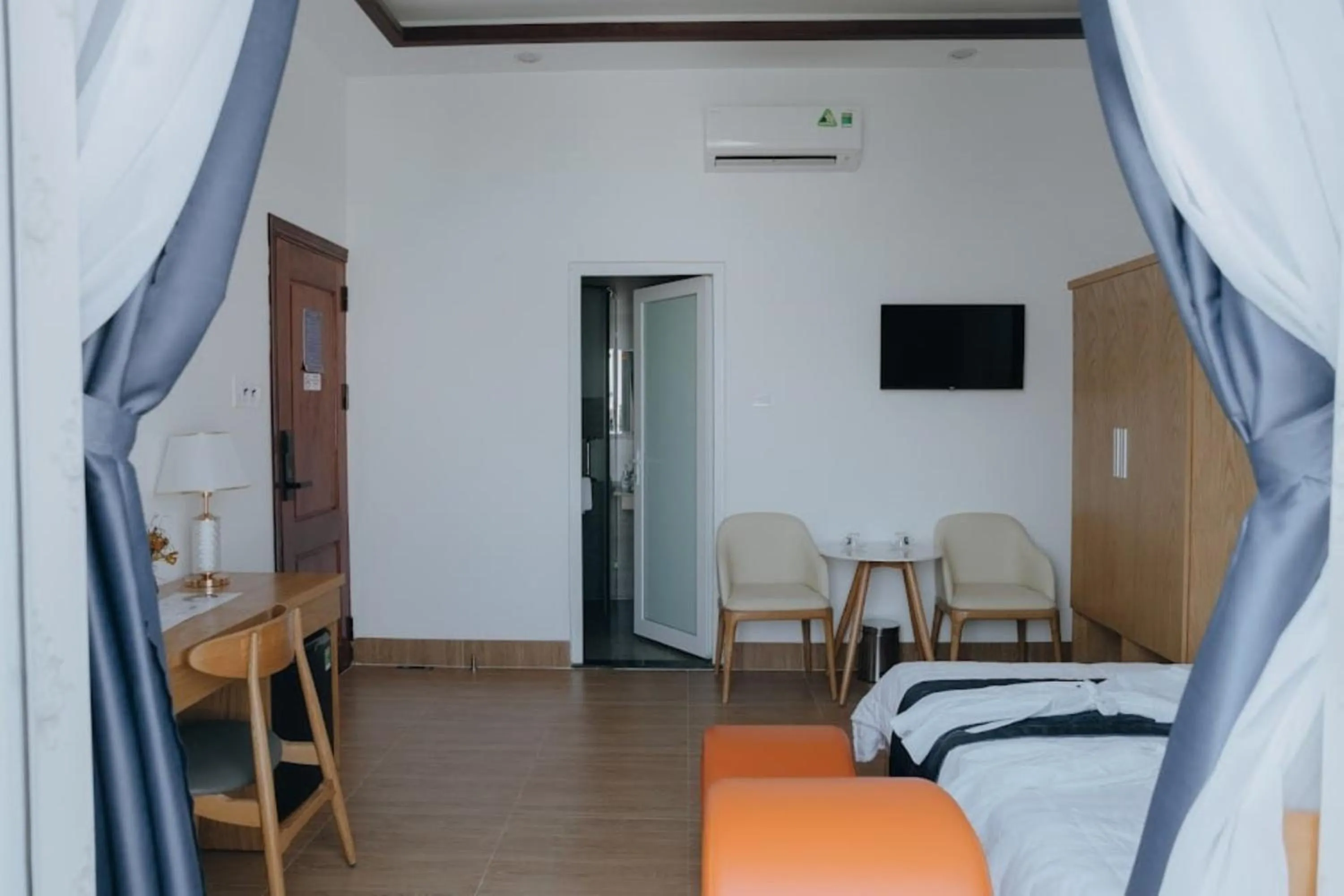 Photo of the whole room, Bed in Paris Hotel Bình Thuận