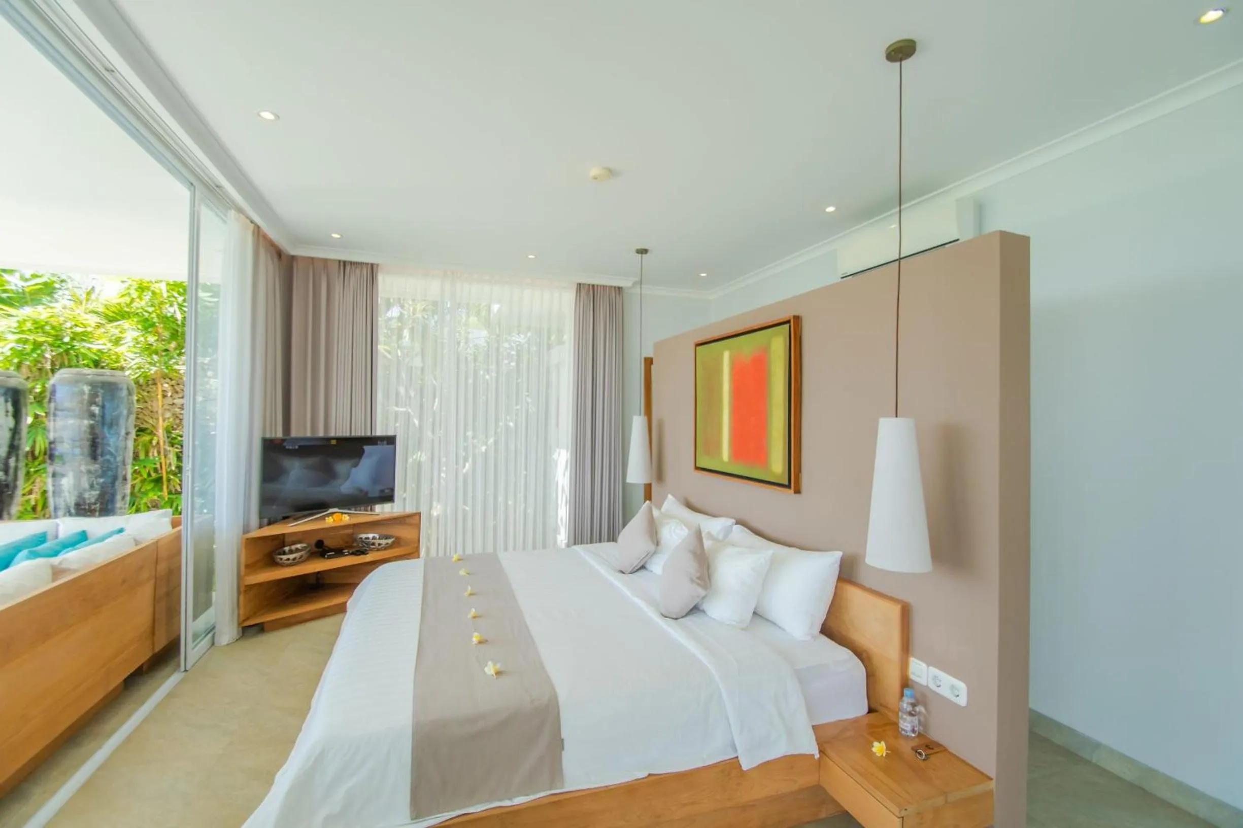 Bed in Deep Blue Villa Bali