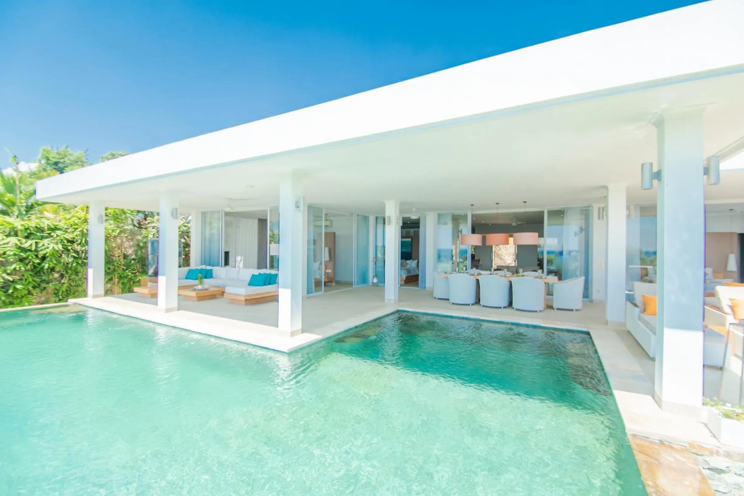 Swimming pool in Deep Blue Villa Bali