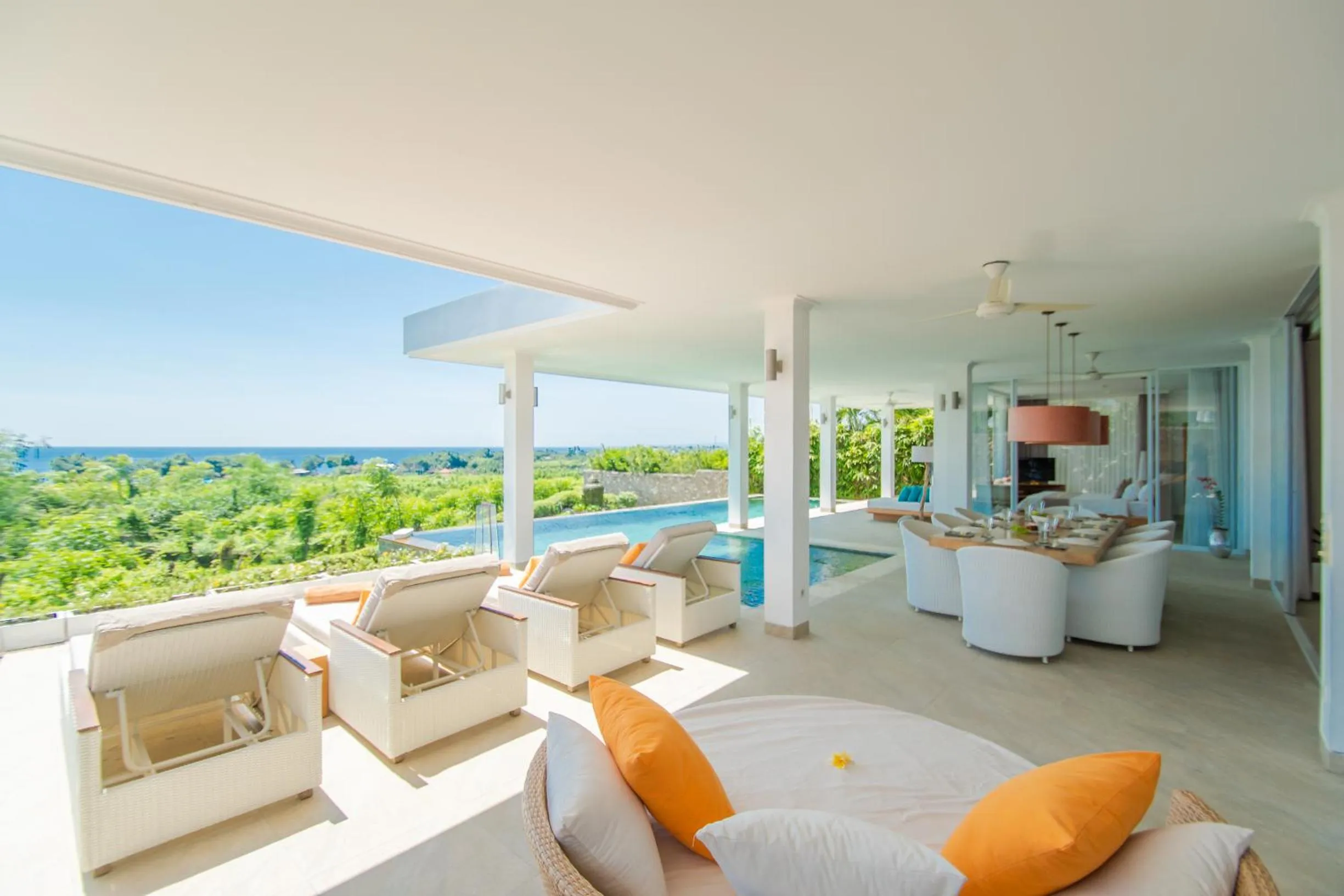 Dining area in Deep Blue Villa Bali