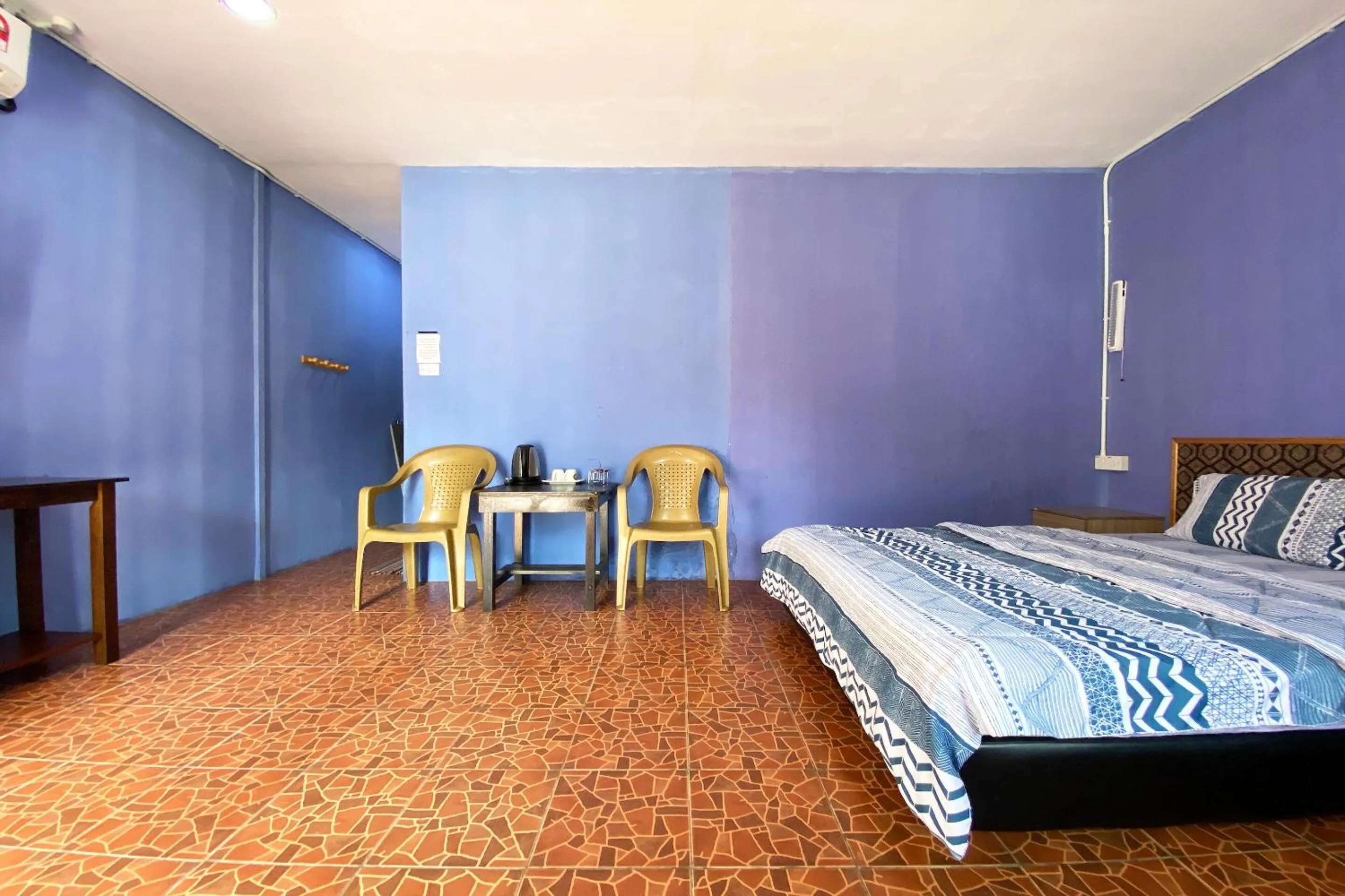 Bedroom, Bed in Hotel O Kampung Stay Kilimu