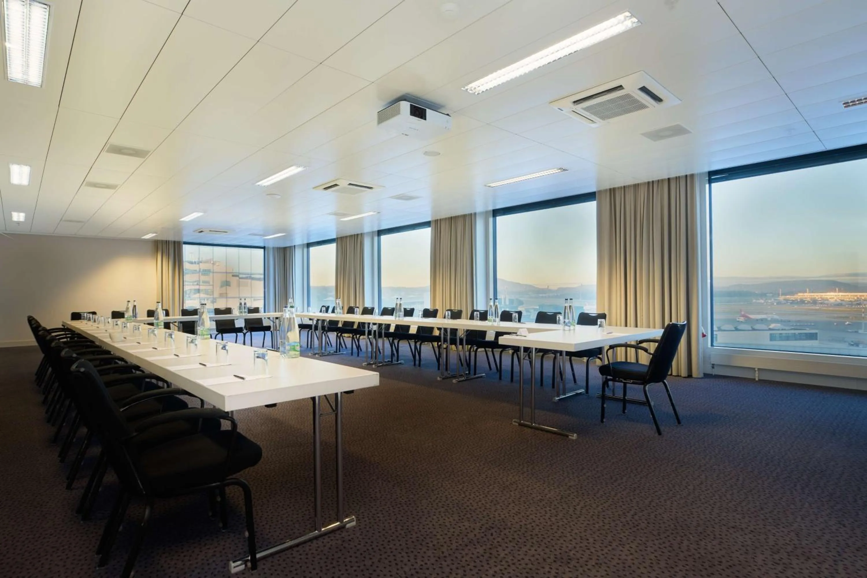 Meeting/conference room in Radisson Blu Hotel Zurich Airport