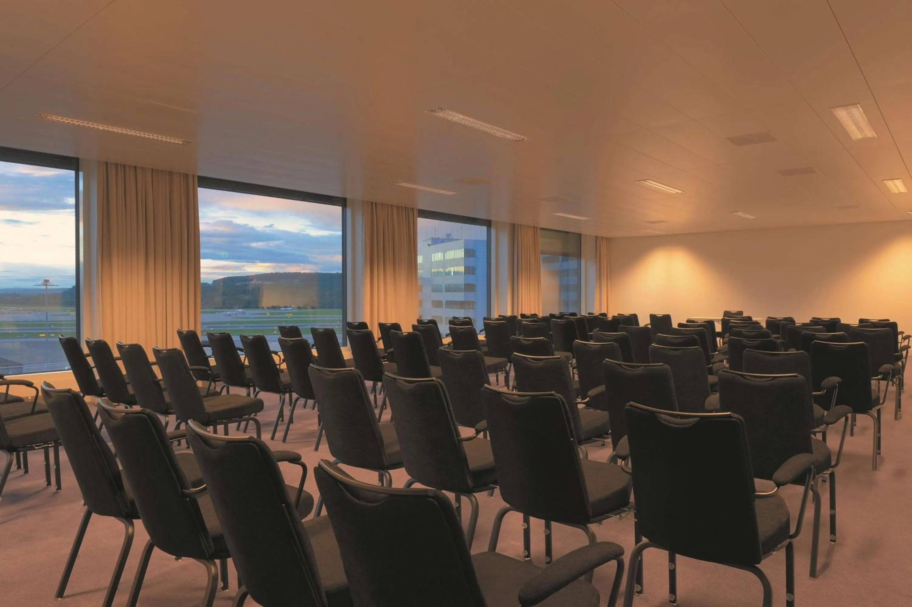 Meeting/conference room in Radisson Blu Hotel Zurich Airport