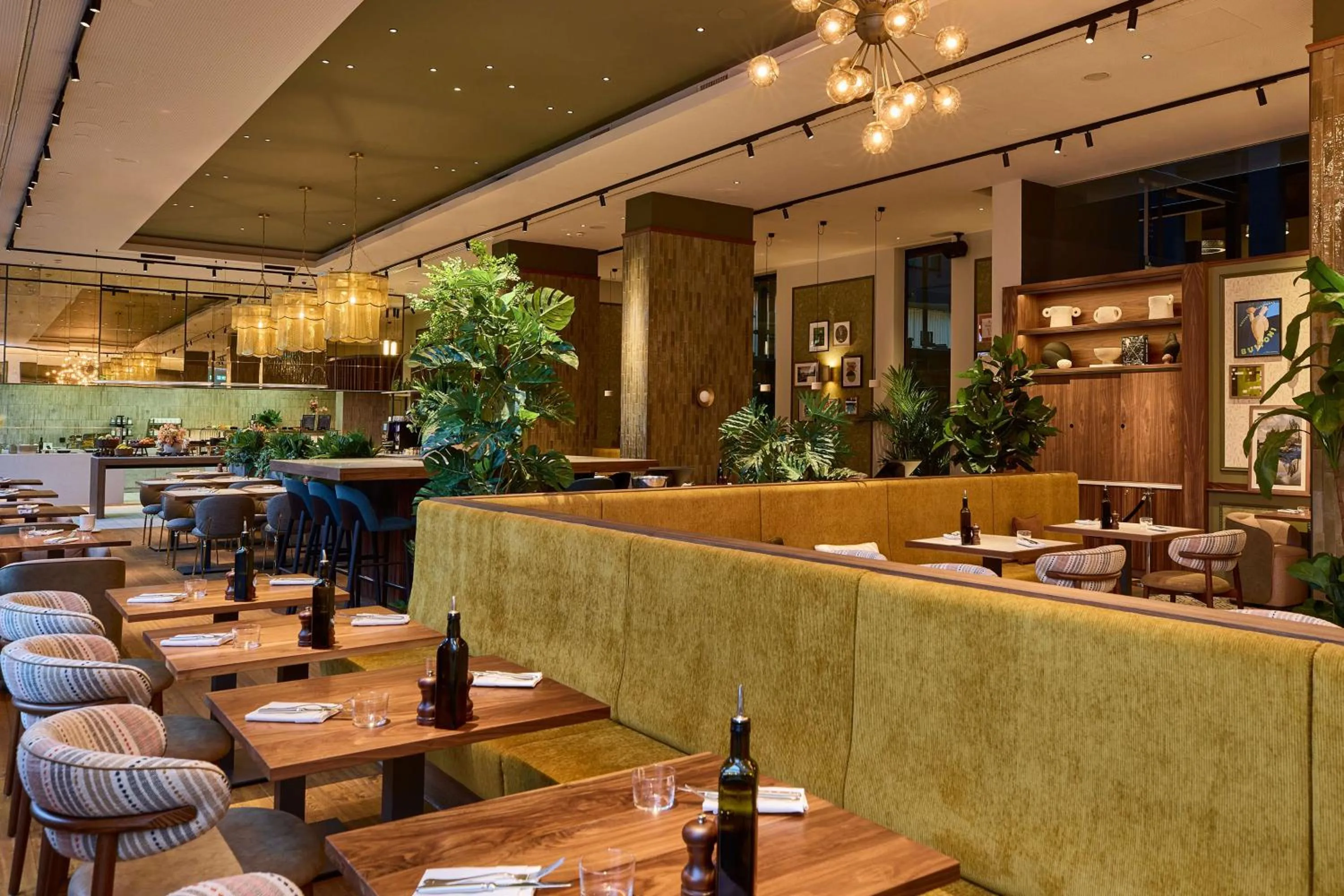 Restaurant/places to eat in Radisson Blu Hotel Zurich Airport