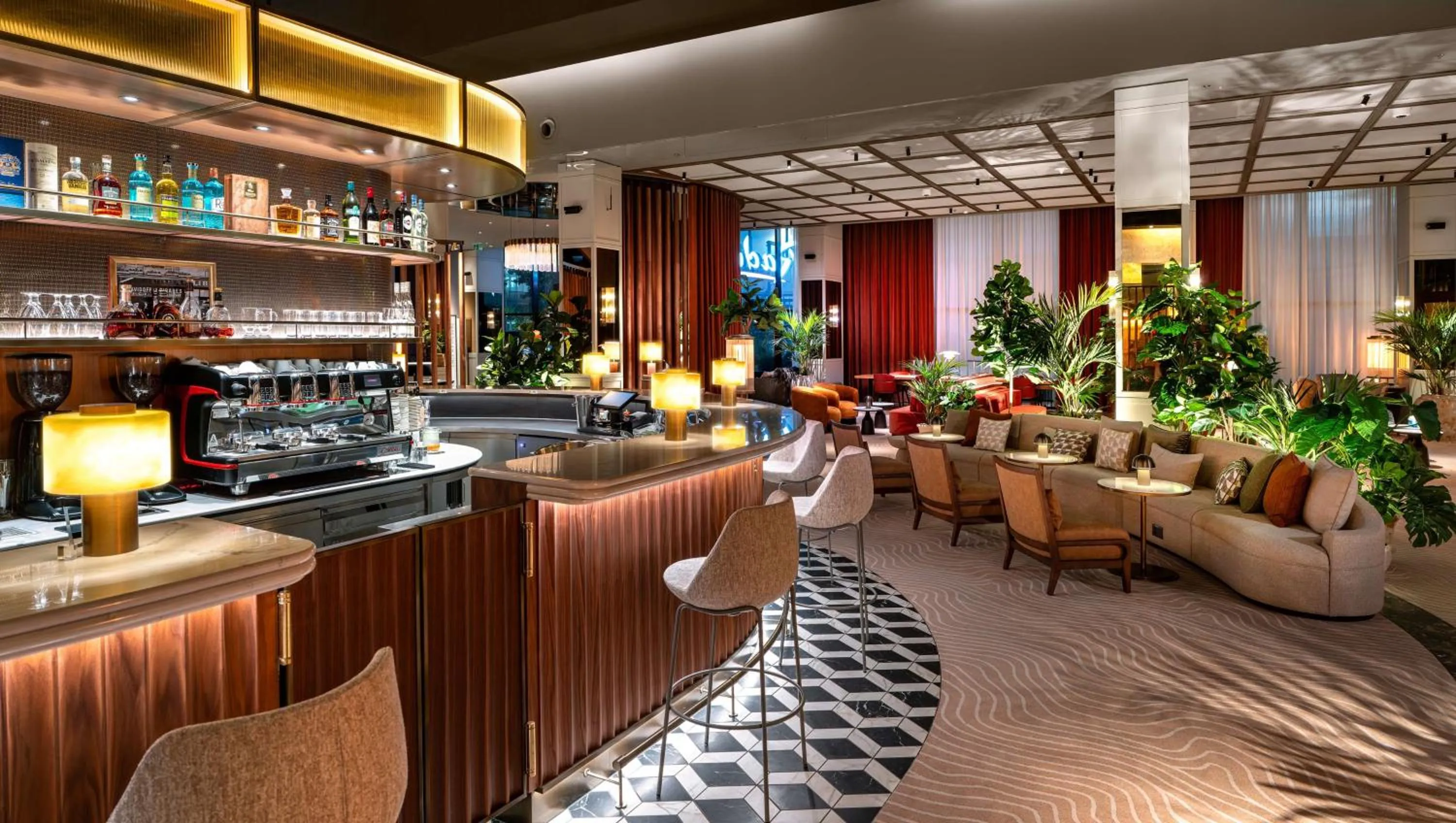 Lounge or bar in Radisson Blu Hotel Zurich Airport