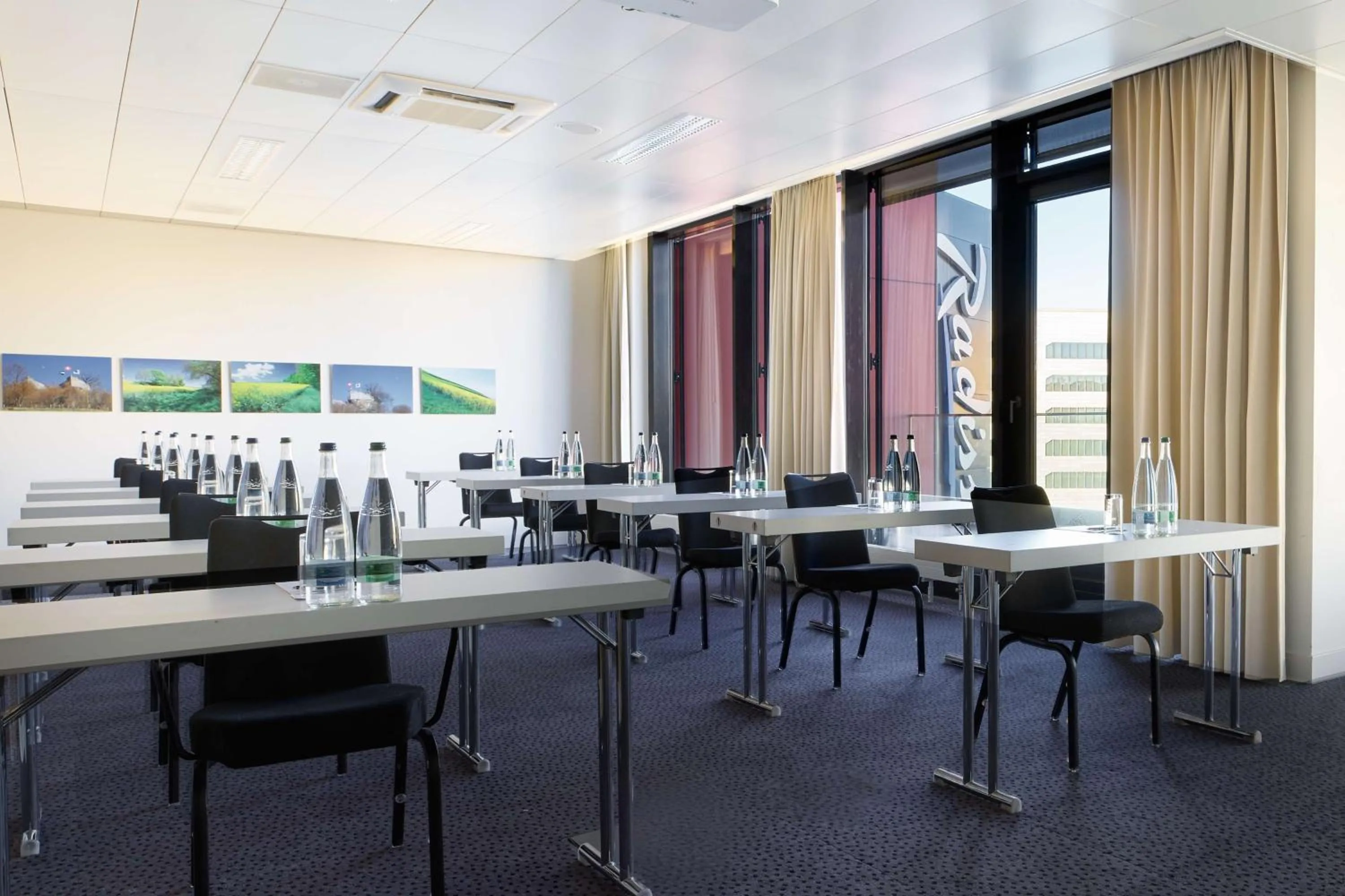 Meeting/conference room in Radisson Blu Hotel Zurich Airport