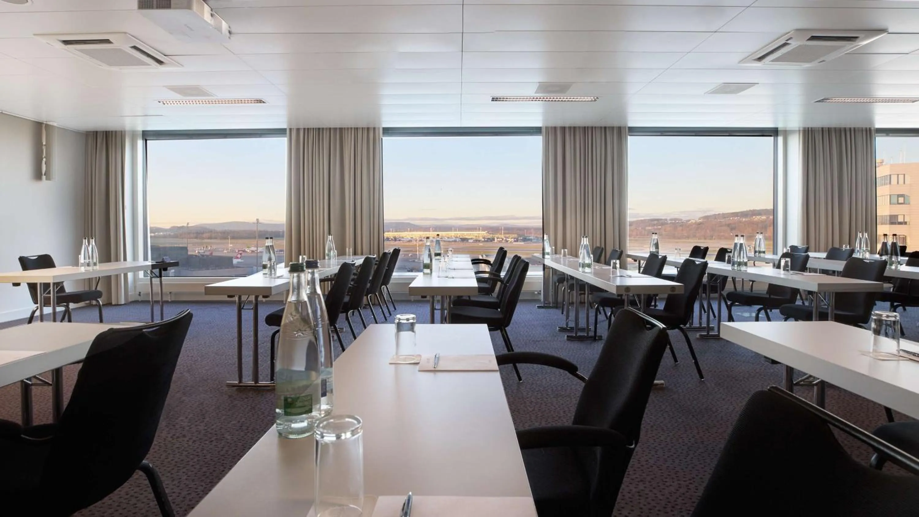 Meeting/conference room in Radisson Blu Hotel Zurich Airport