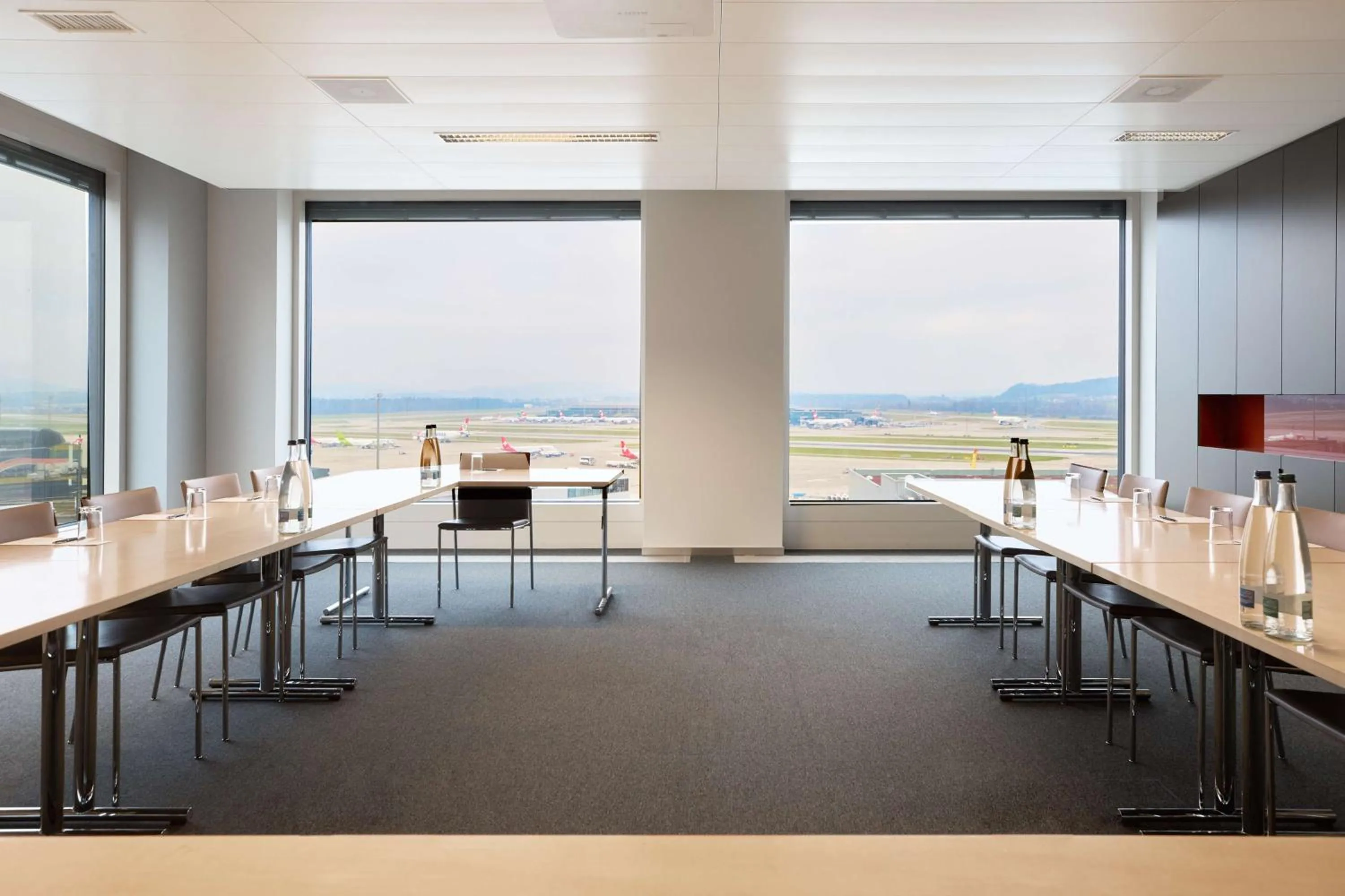 Meeting/conference room in Radisson Blu Hotel Zurich Airport