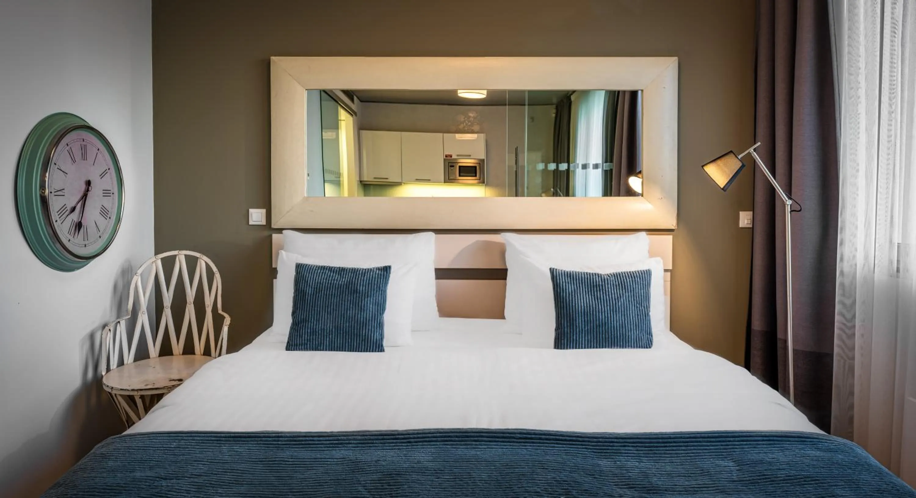 Bed in VN3 Terraces Suites by Adrez