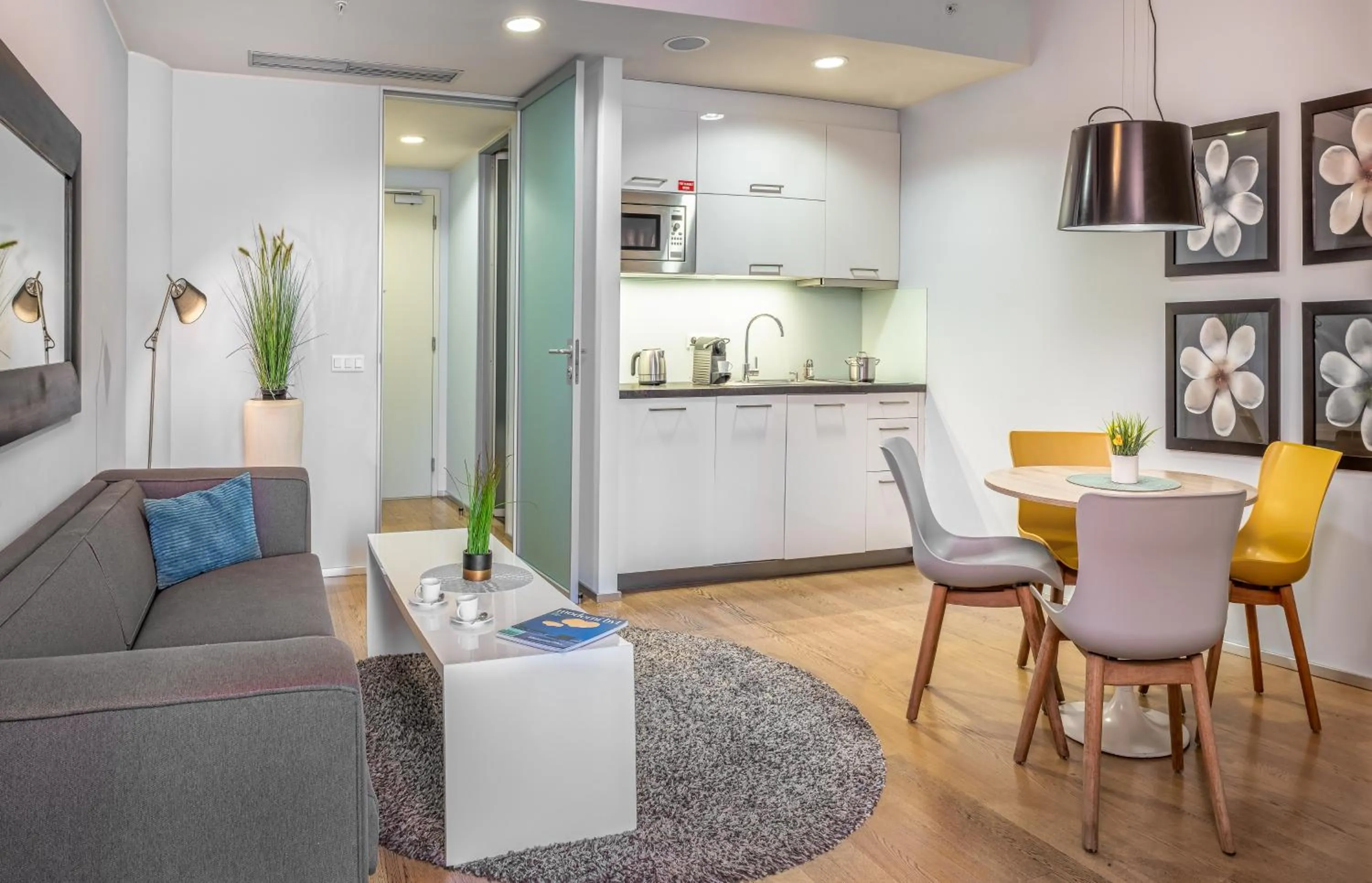 Seating area in VN3 Terraces Suites by Adrez