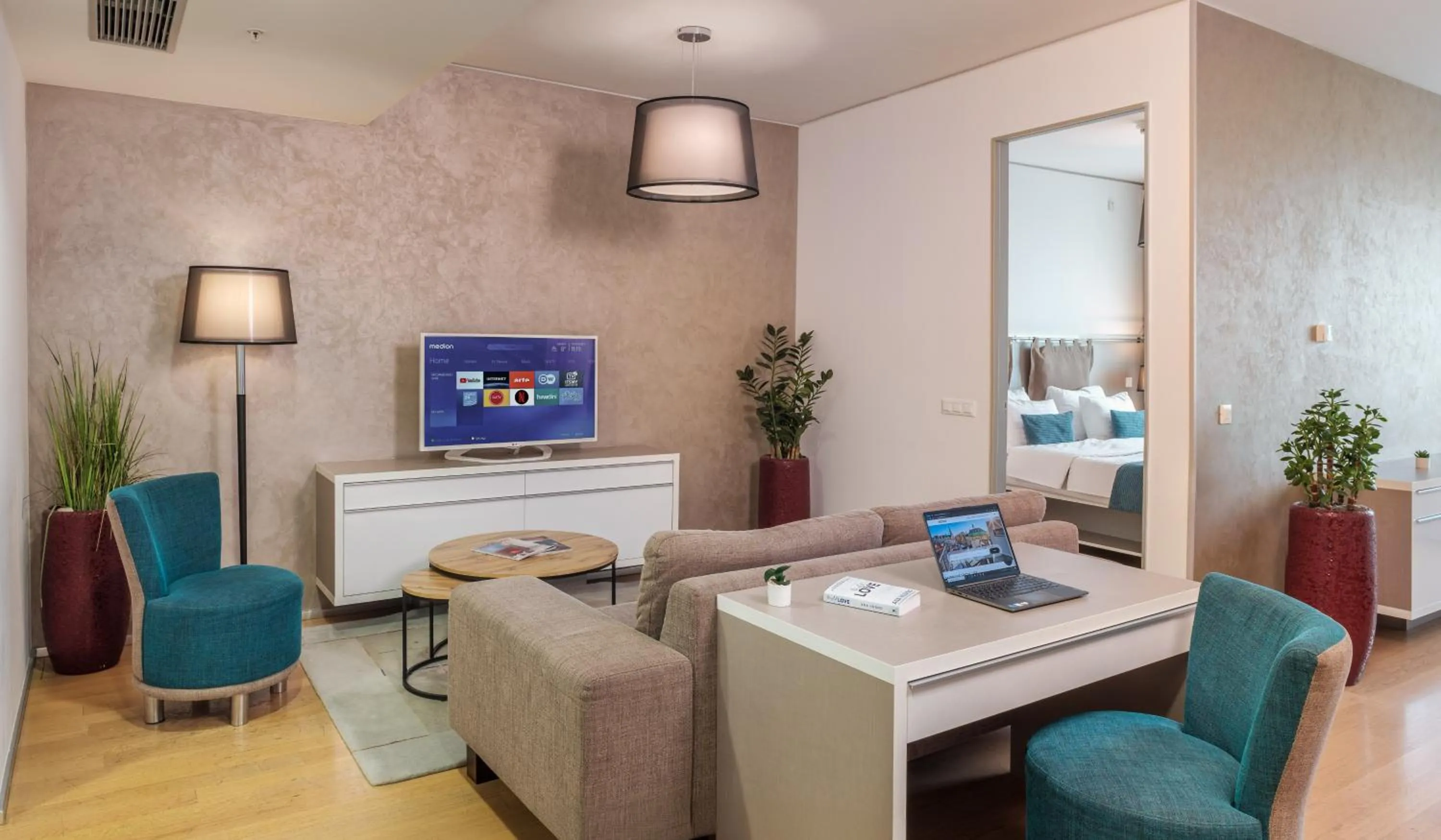 TV and multimedia in VN3 Terraces Suites by Adrez