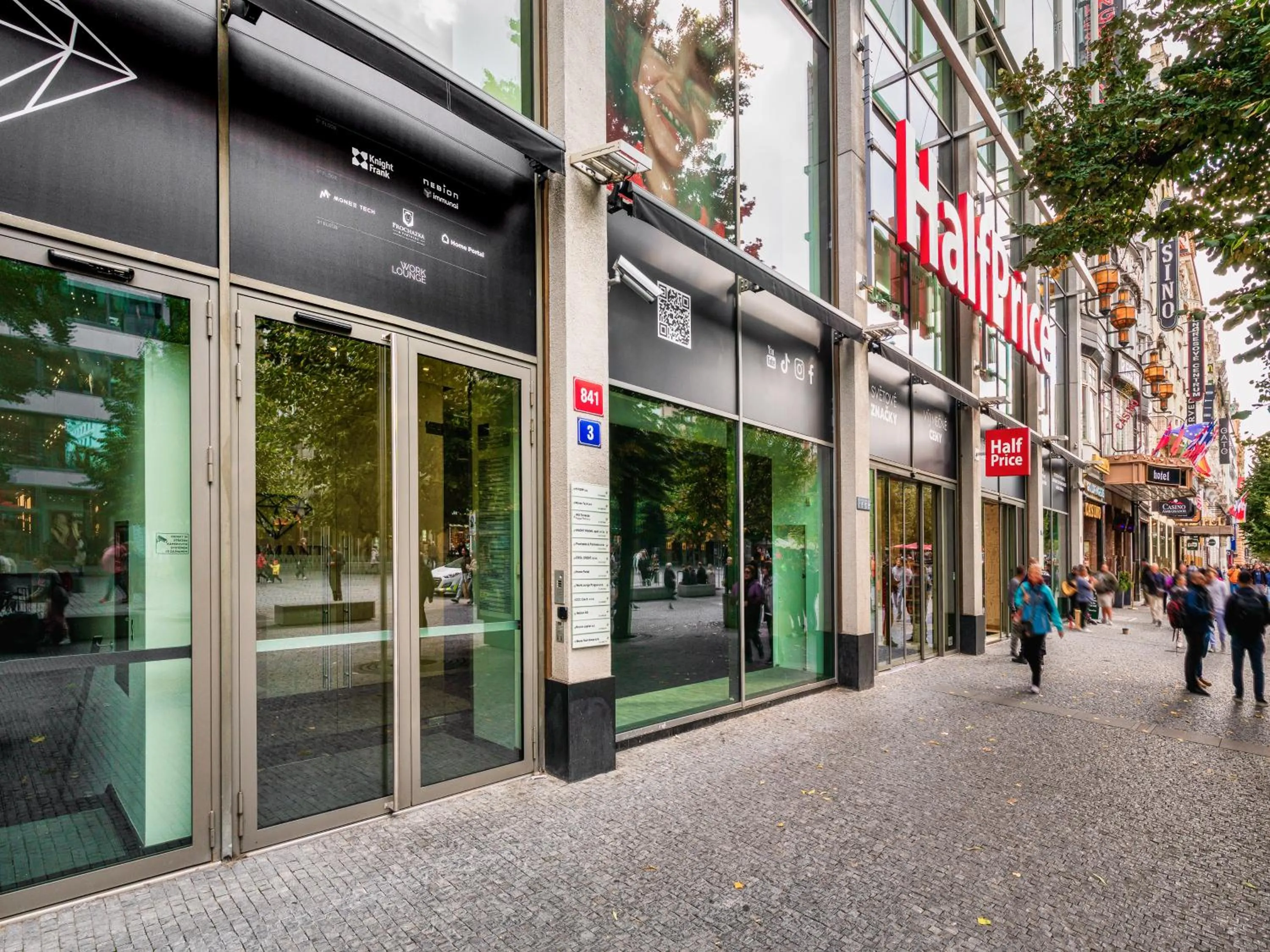 Facade/entrance in VN3 Terraces Suites by Adrez