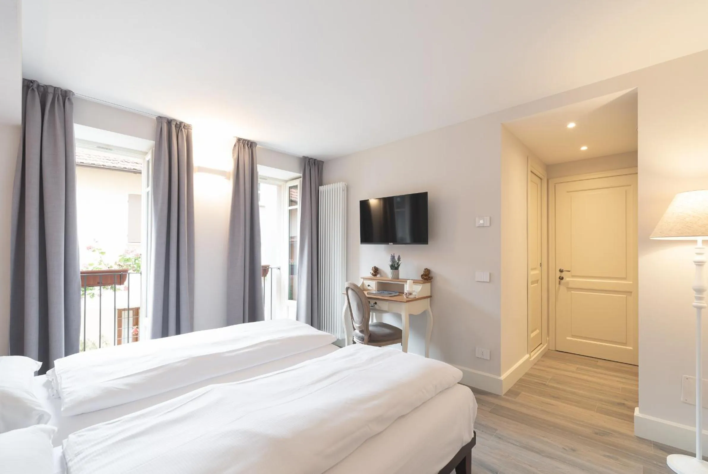 Spring, Bed in Antico Borgo B&B Cannobio