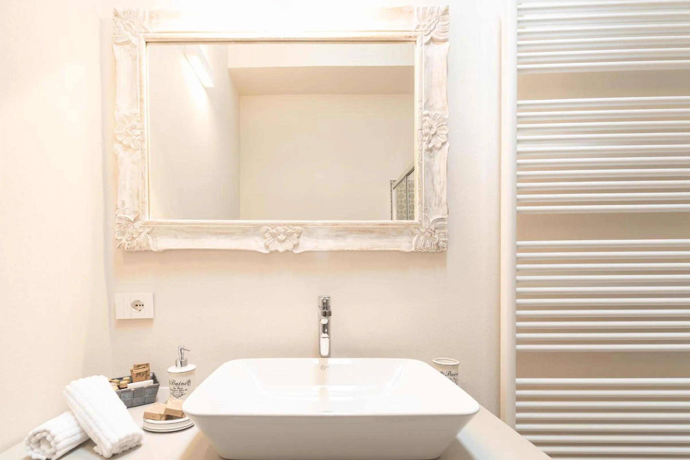 Shower in Antico Borgo B&B Cannobio