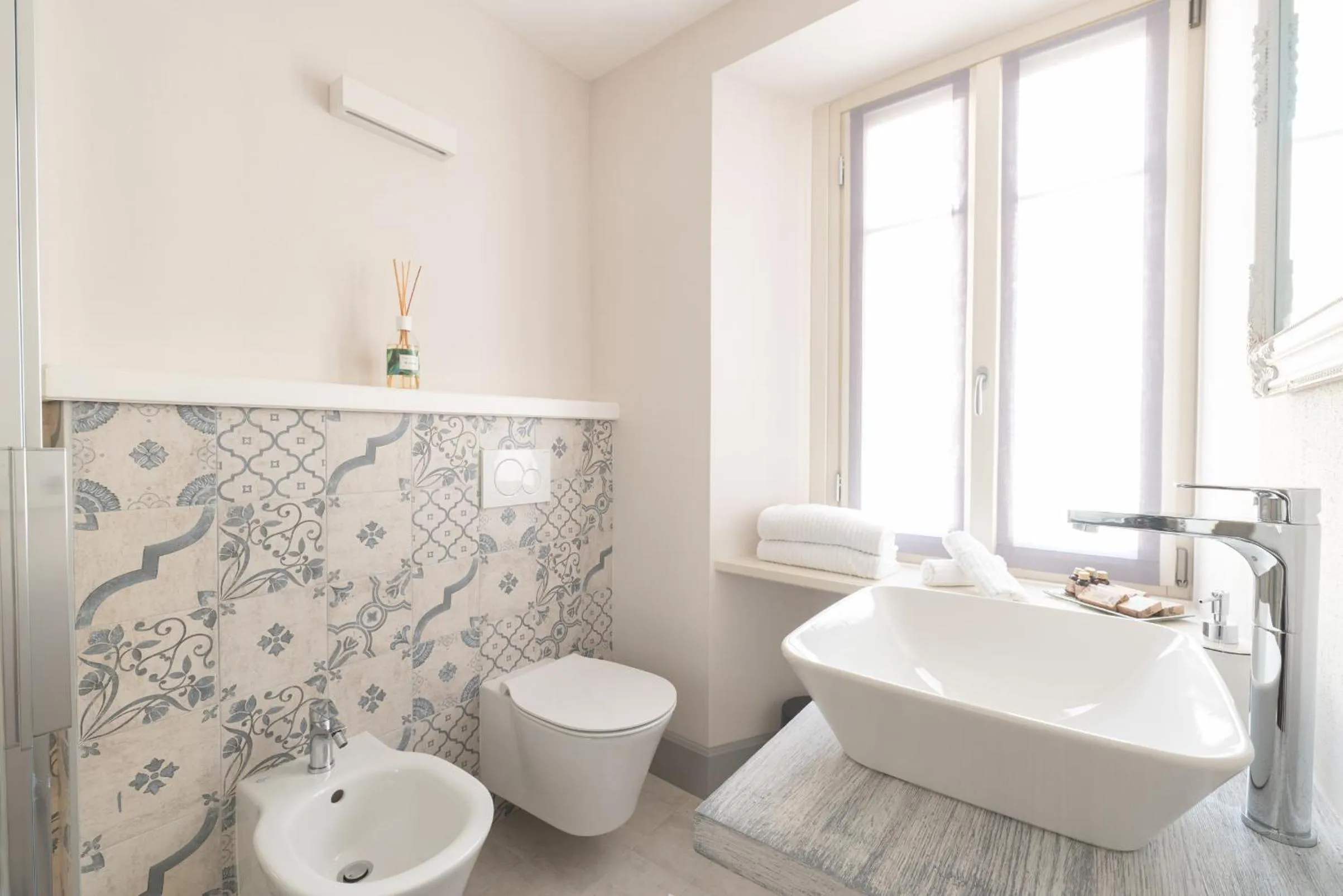 Shower in Antico Borgo B&B Cannobio