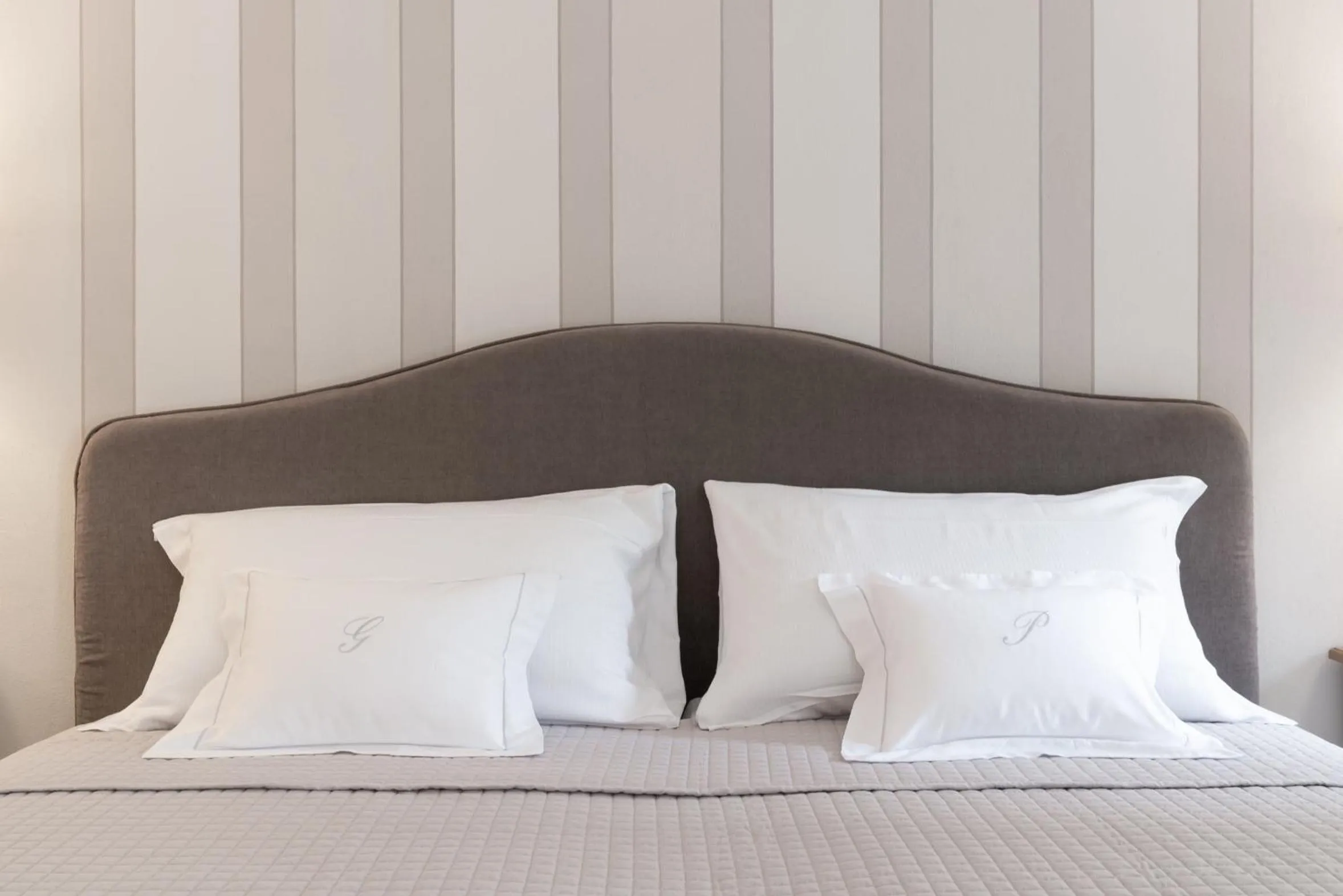 Bed in Antico Borgo B&B Cannobio