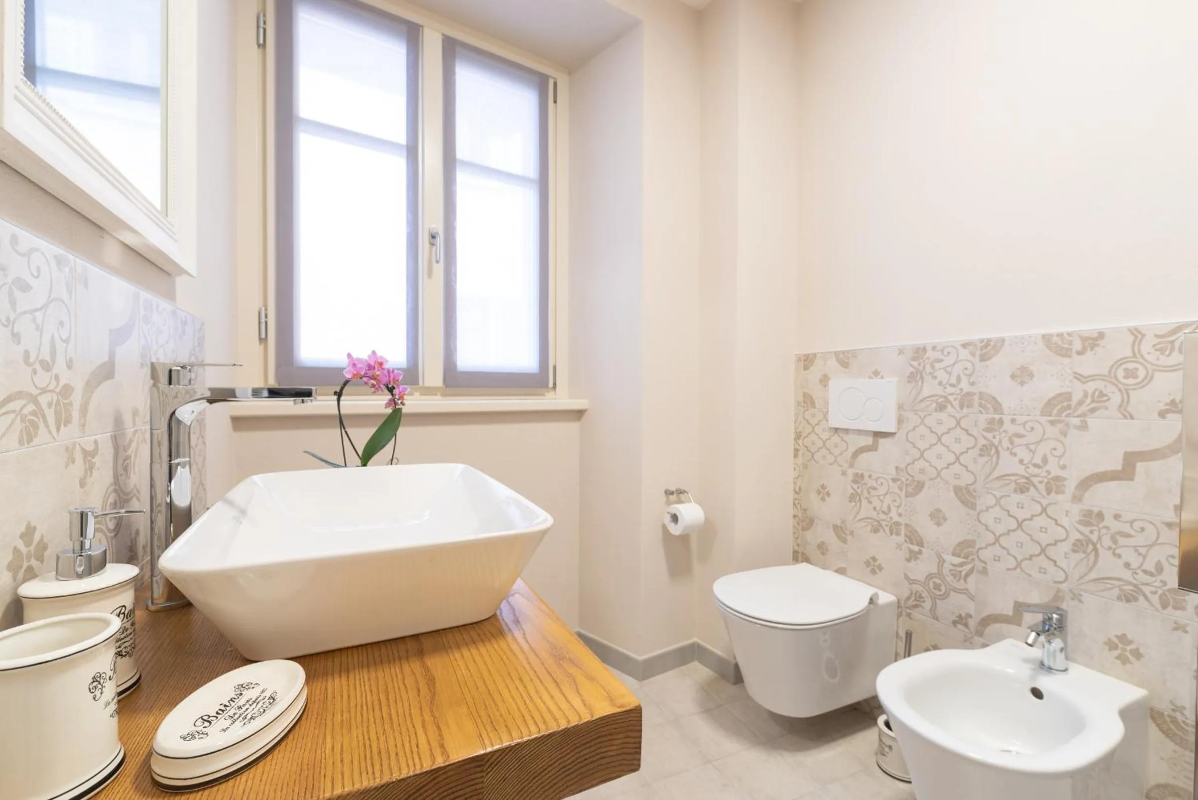 Shower in Antico Borgo B&B Cannobio