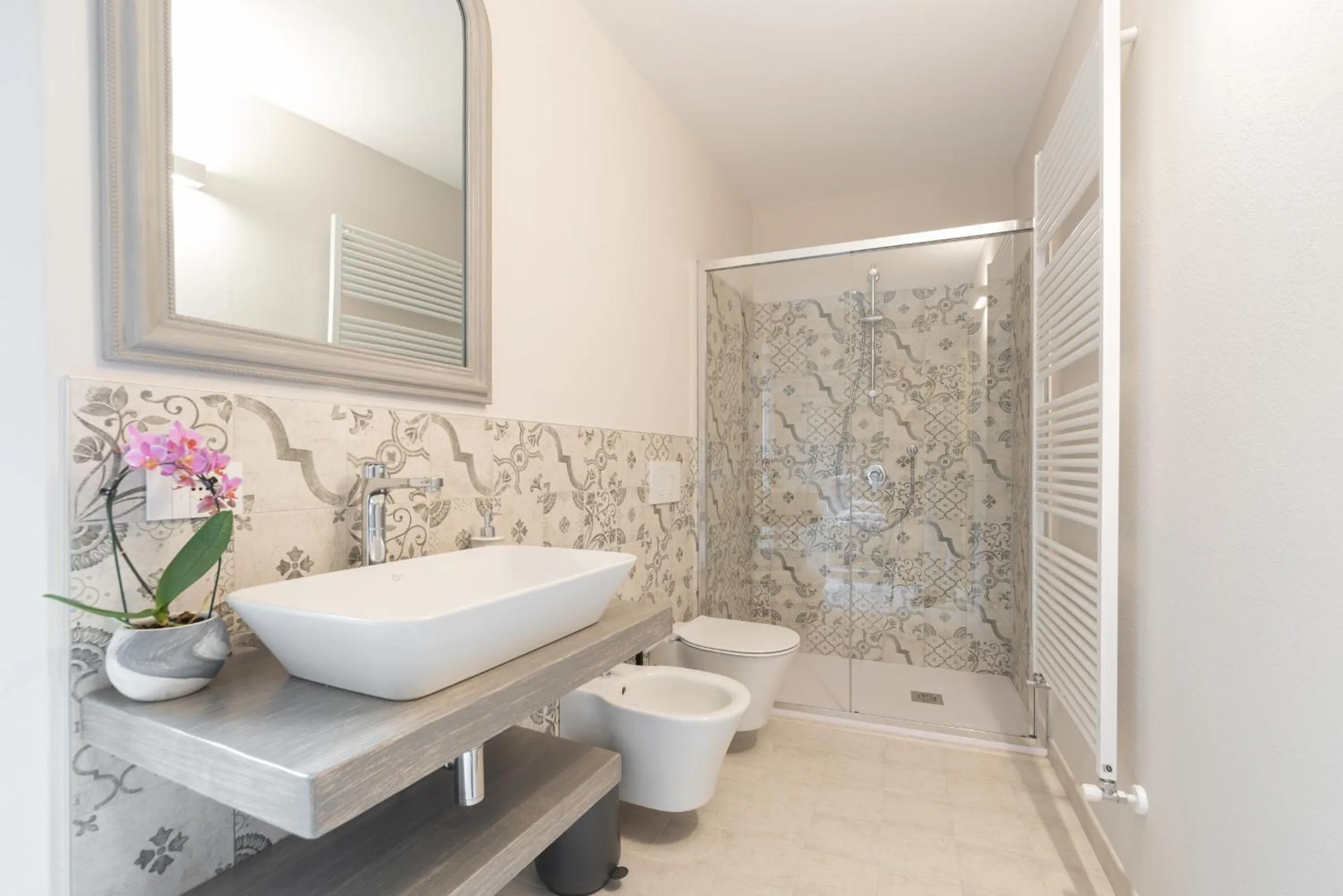 Shower in Antico Borgo B&B Cannobio