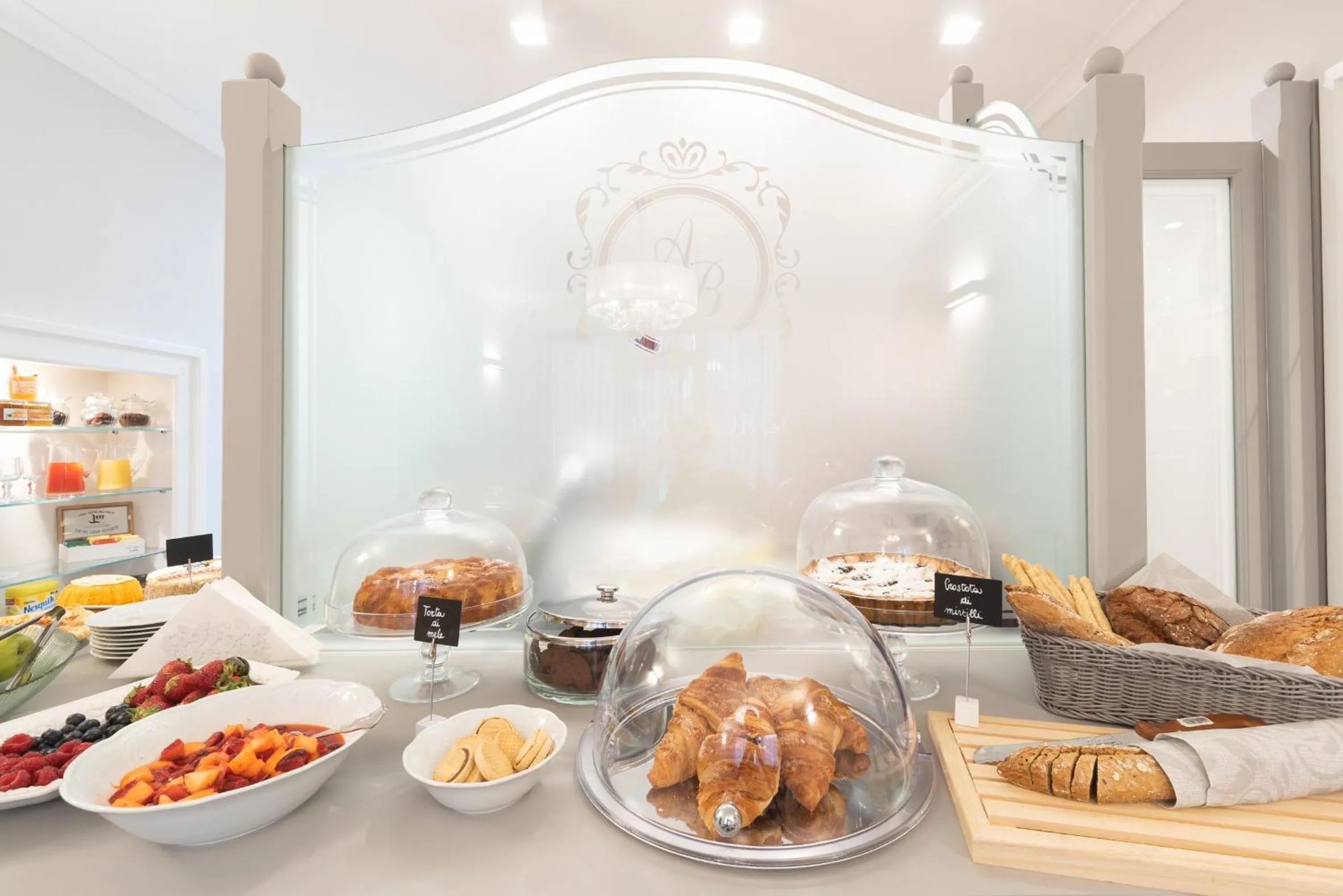 Food and drinks in Antico Borgo B&B Cannobio