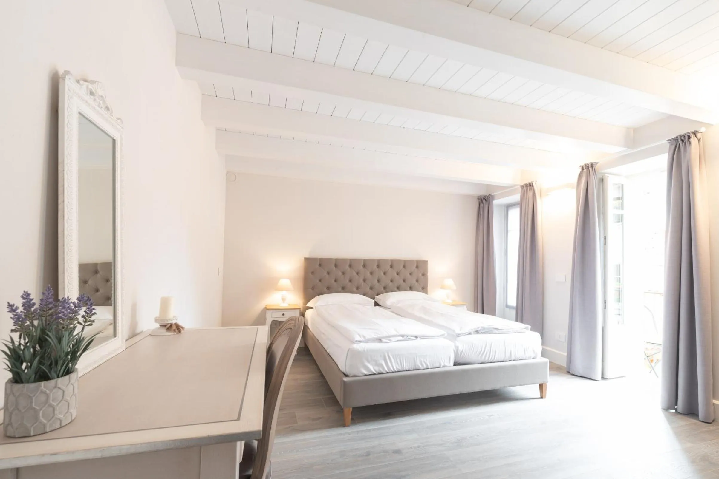 Bed in Antico Borgo B&B Cannobio