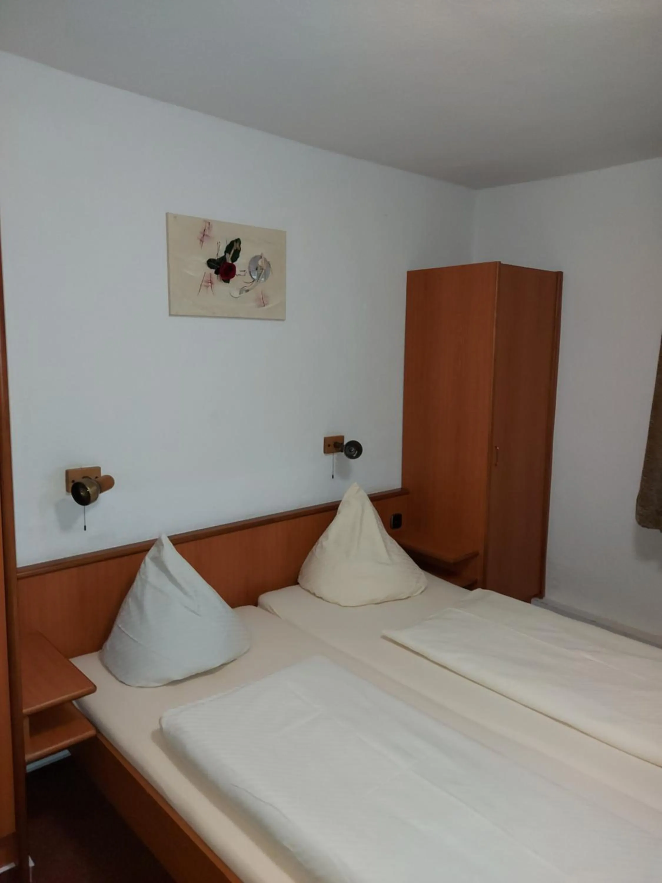 Bed in Hotel Gasthof Zur Krone