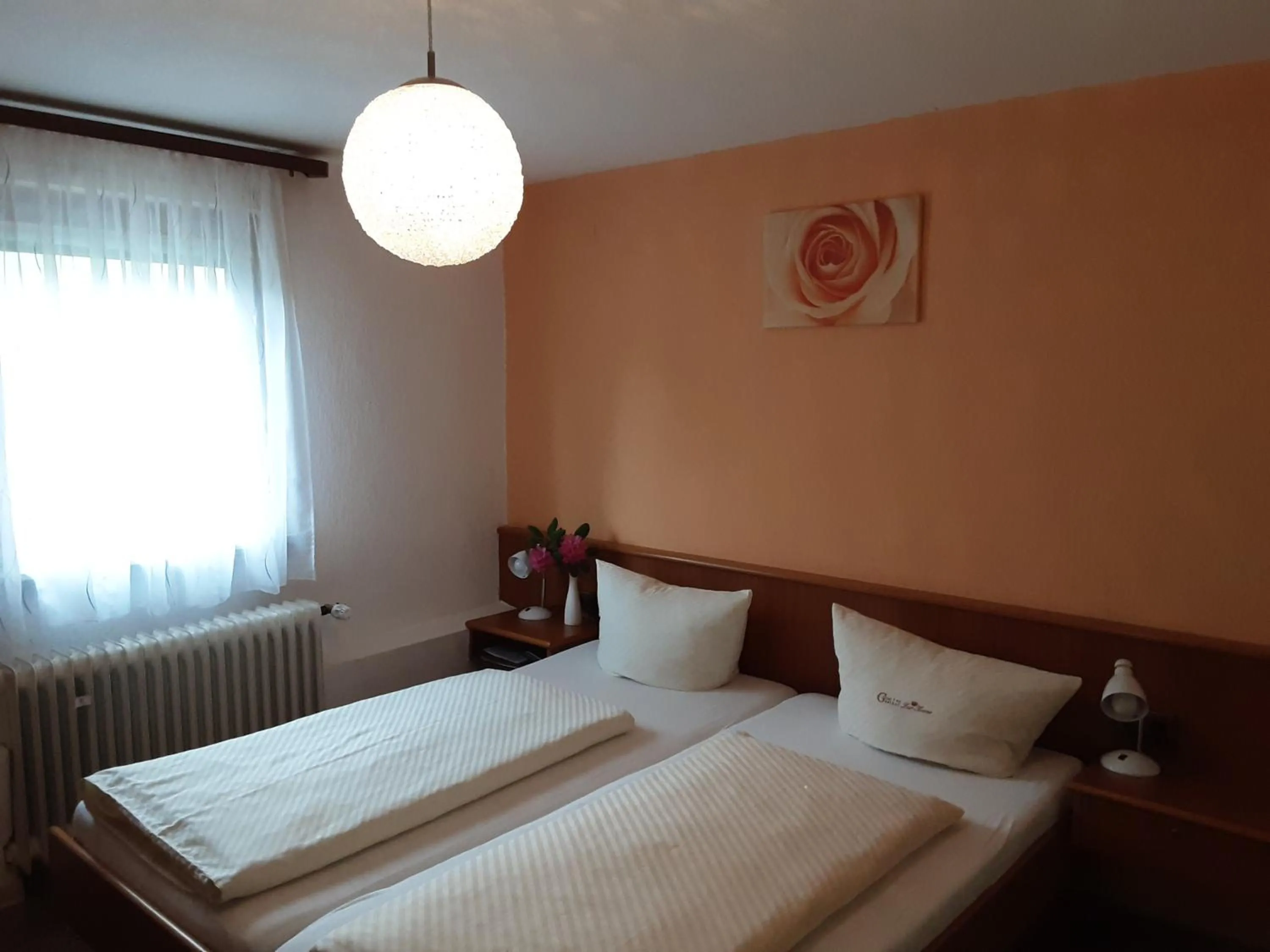 Bed in Hotel Gasthof Zur Krone