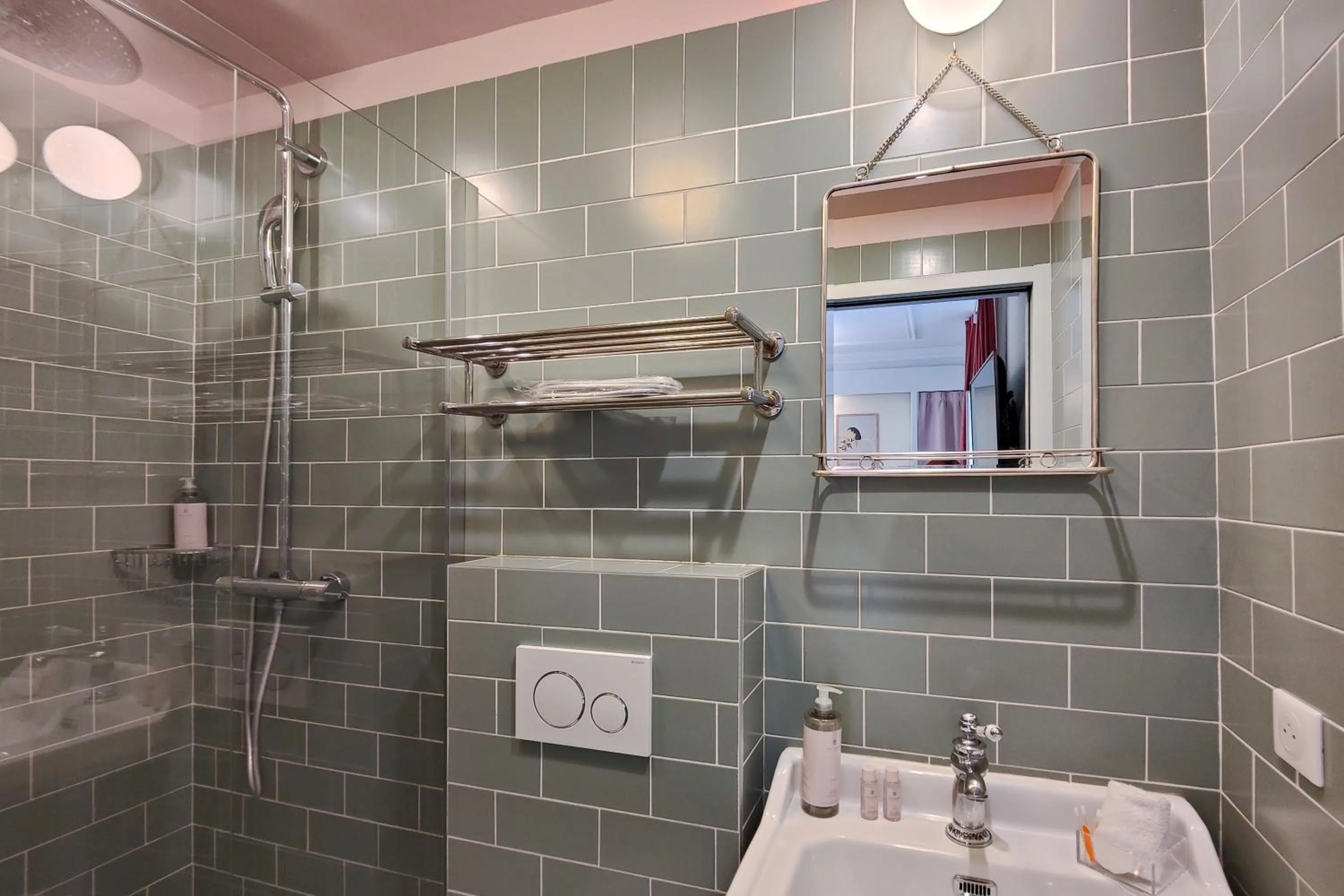 Bathroom in Hotel Aparthotel AMMI Vieux Nice