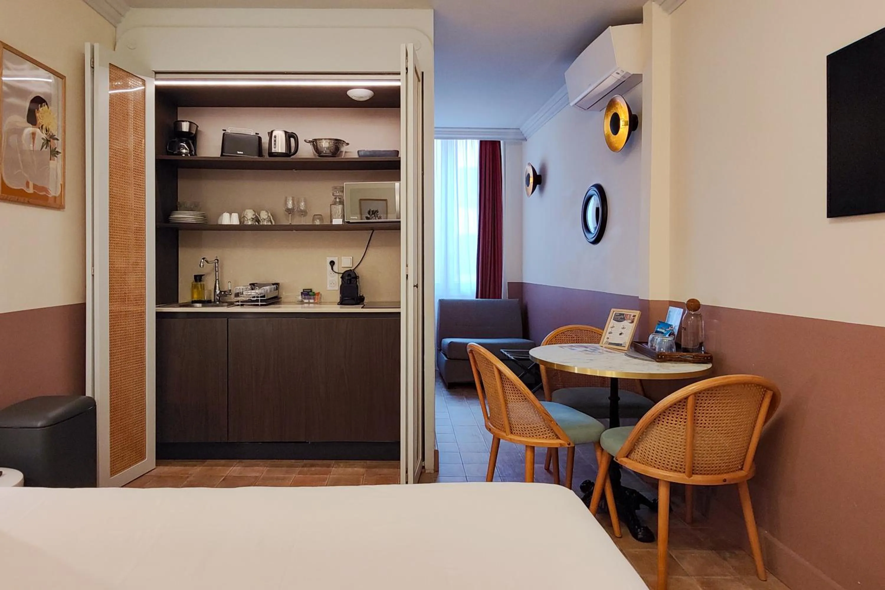 Photo of the whole room in Hotel Aparthotel AMMI Vieux Nice