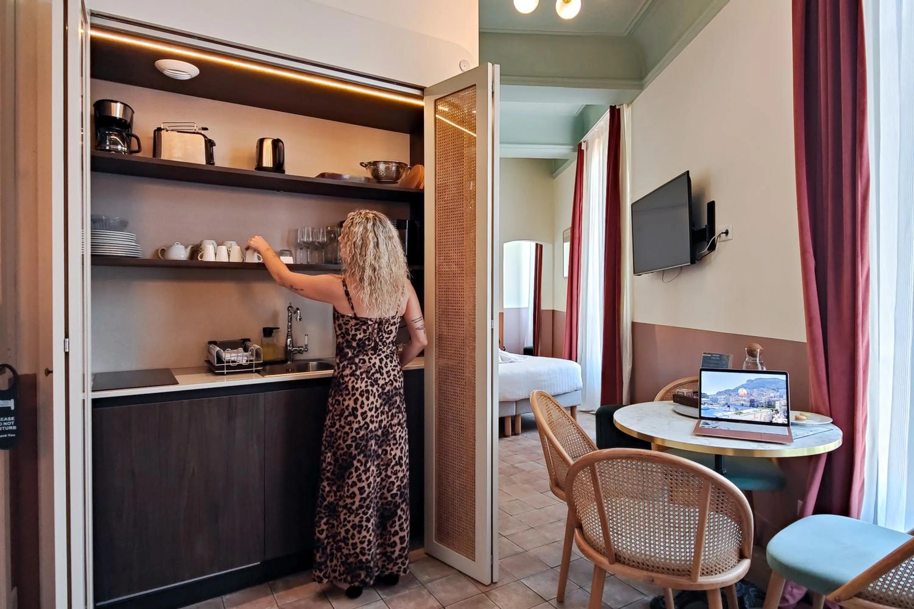 Kitchen or kitchenette in Hotel Aparthotel AMMI Vieux Nice